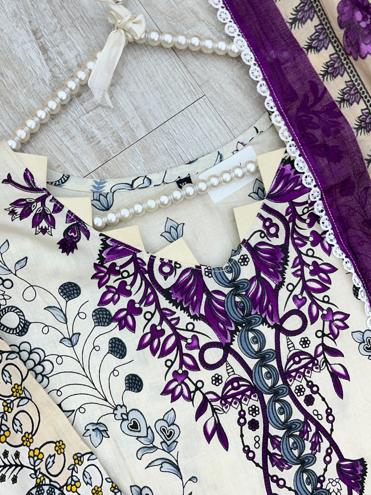 1521 Pakistani Embroidered Suit