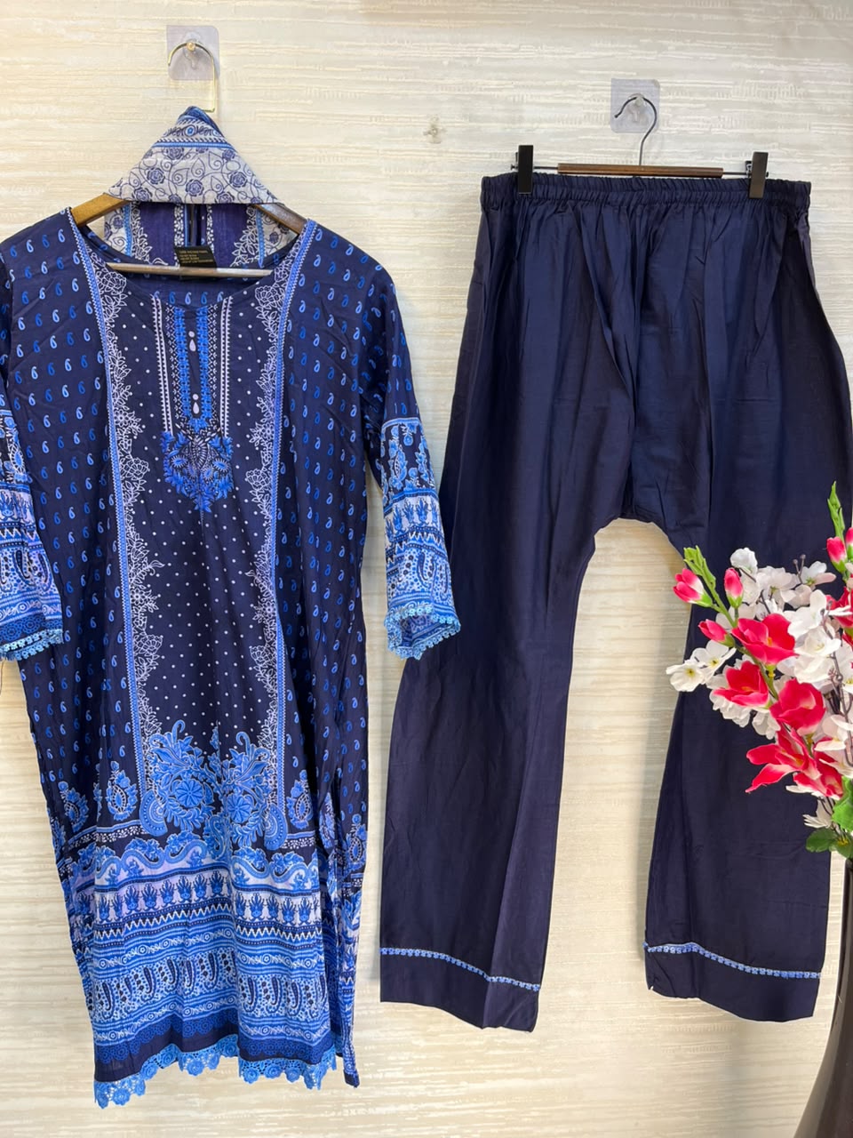 1081 Pakistani Printed Suit