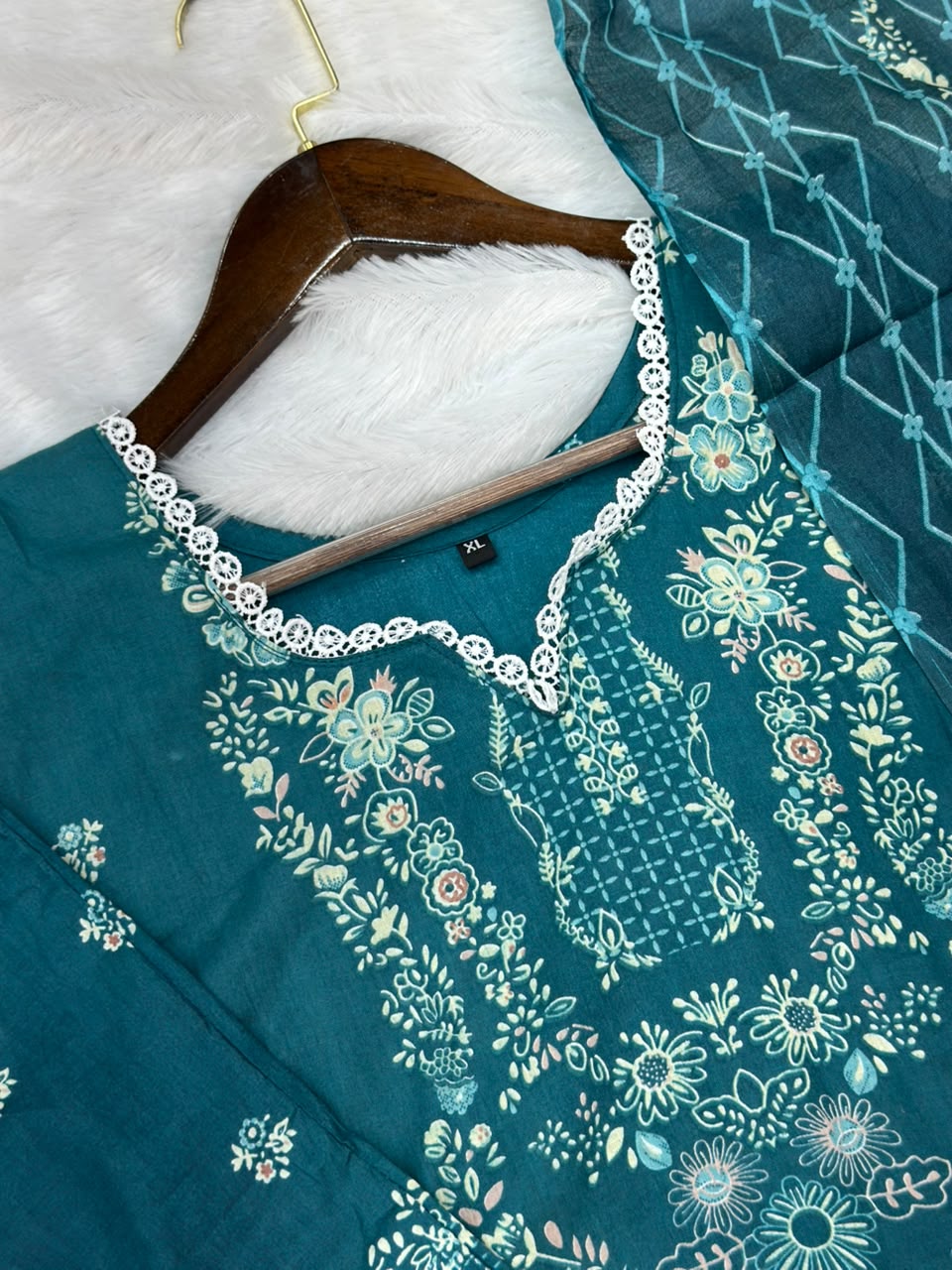 932 Pakistani Embroidered Suit
