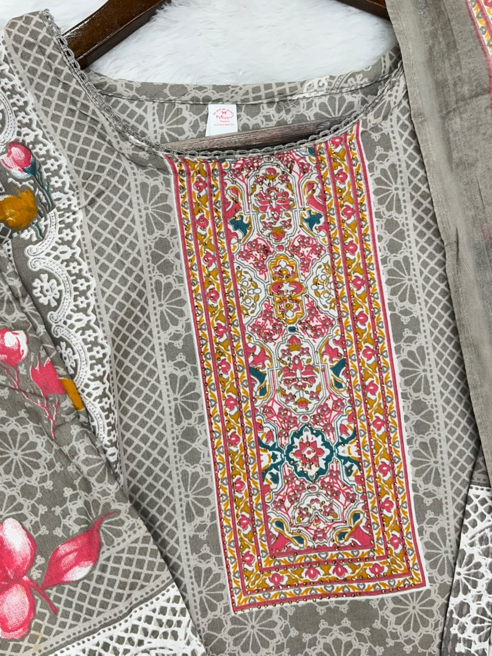 1268 Pakistani Printed Suit