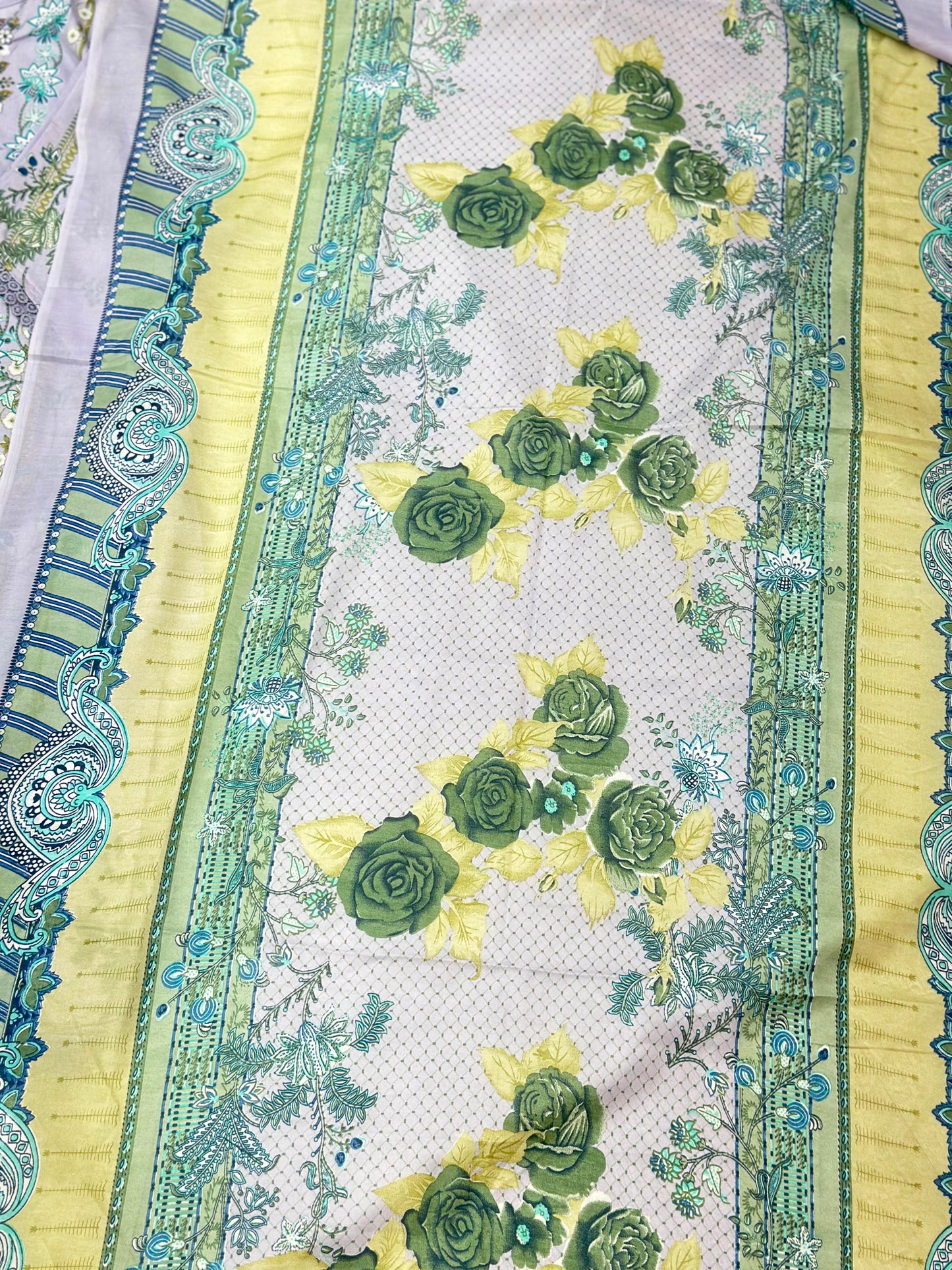 1060 Pakistani Embroidered Suit