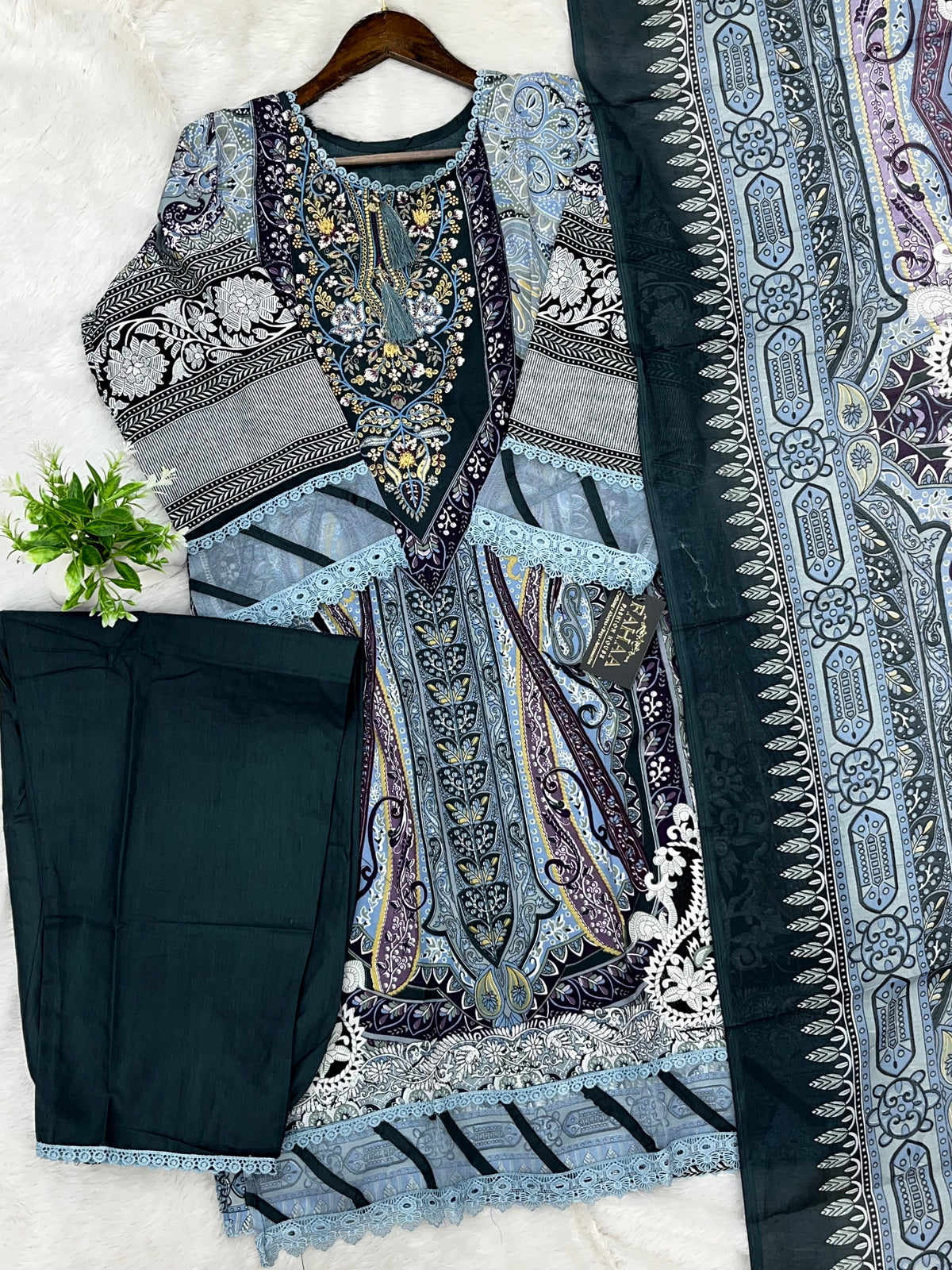 1449 Pakistani Embroidered Suit - Bottle Green