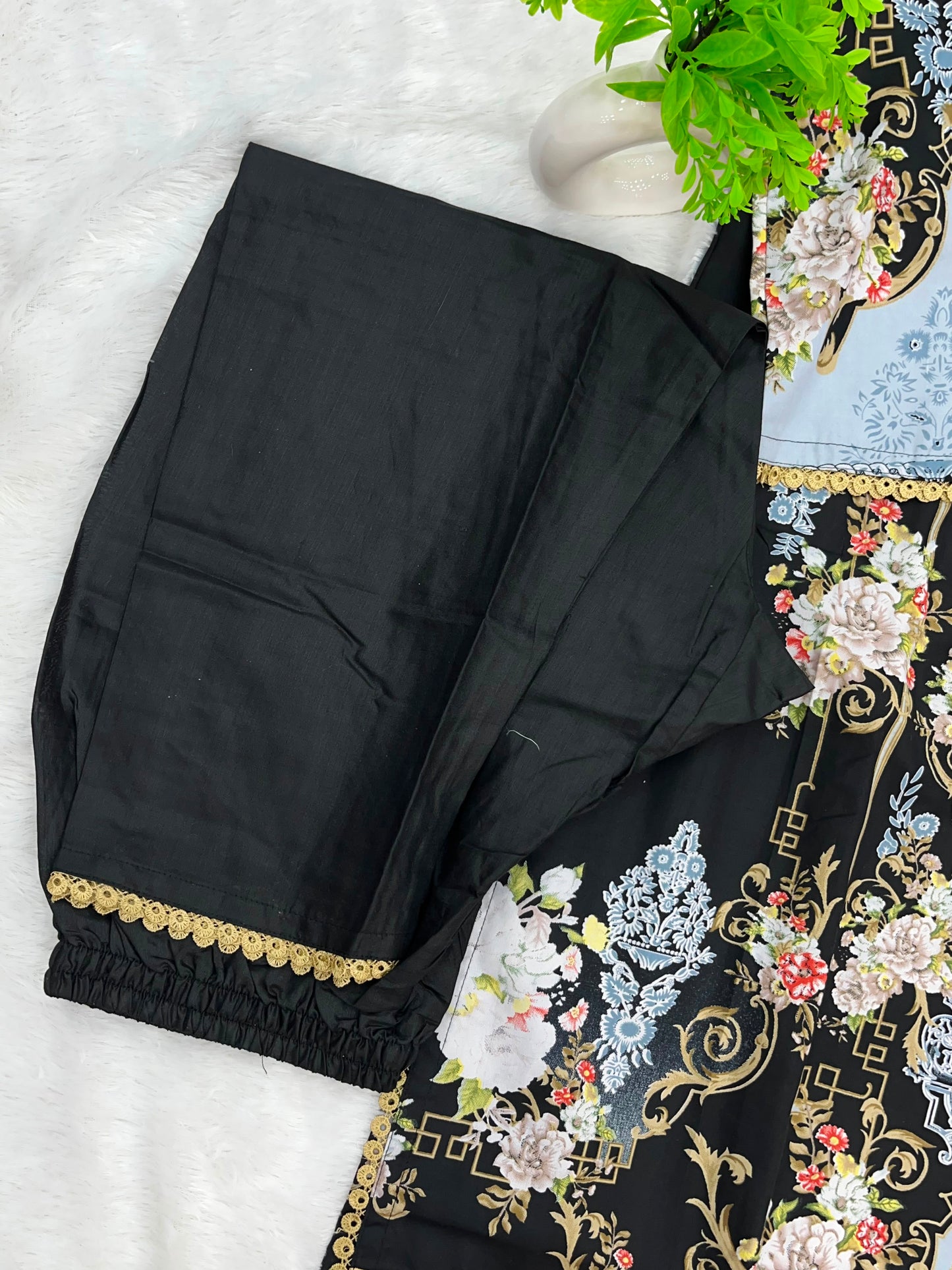 1288 Pakistani Embroidered Suit - Vandana Sobia Nazer