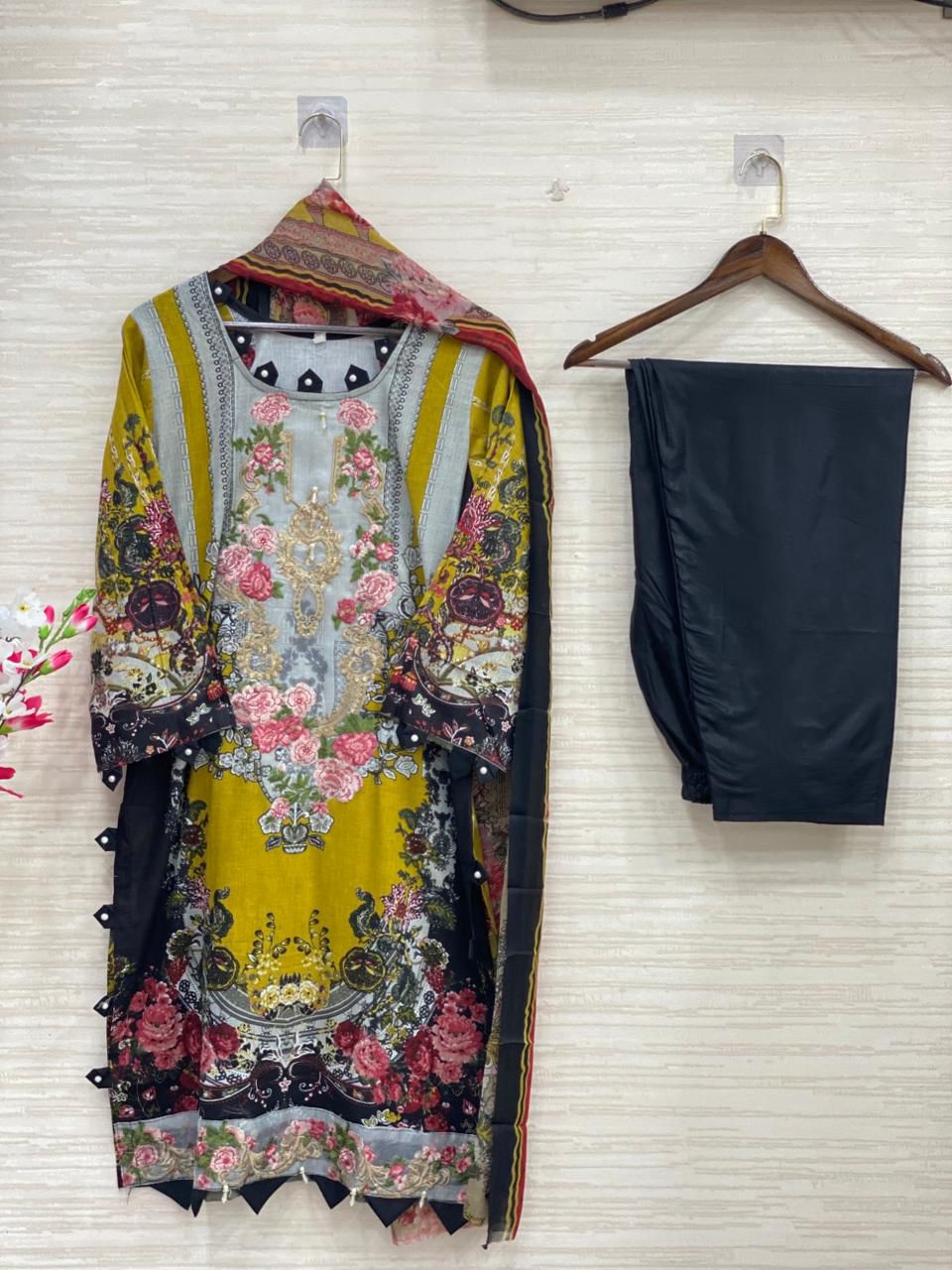 CODE 572 TAJ LAWN COTTON CUSTOMIZE SUIT