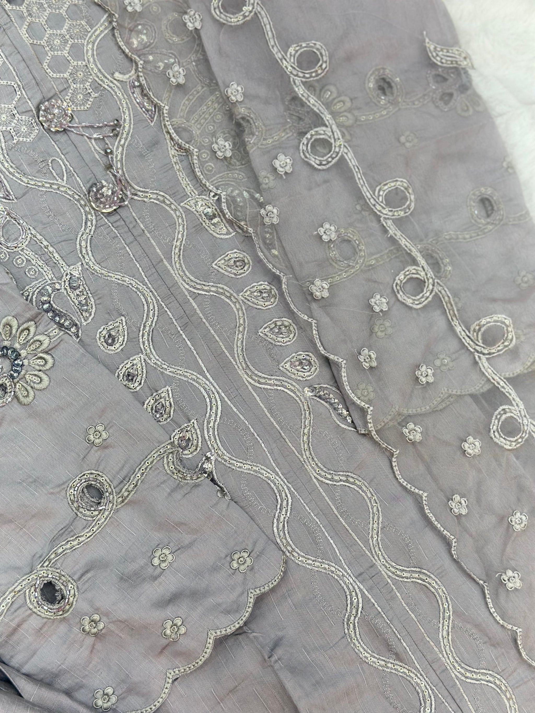 652 Pakistani Cut-Work Embroidery - Ash Lilac