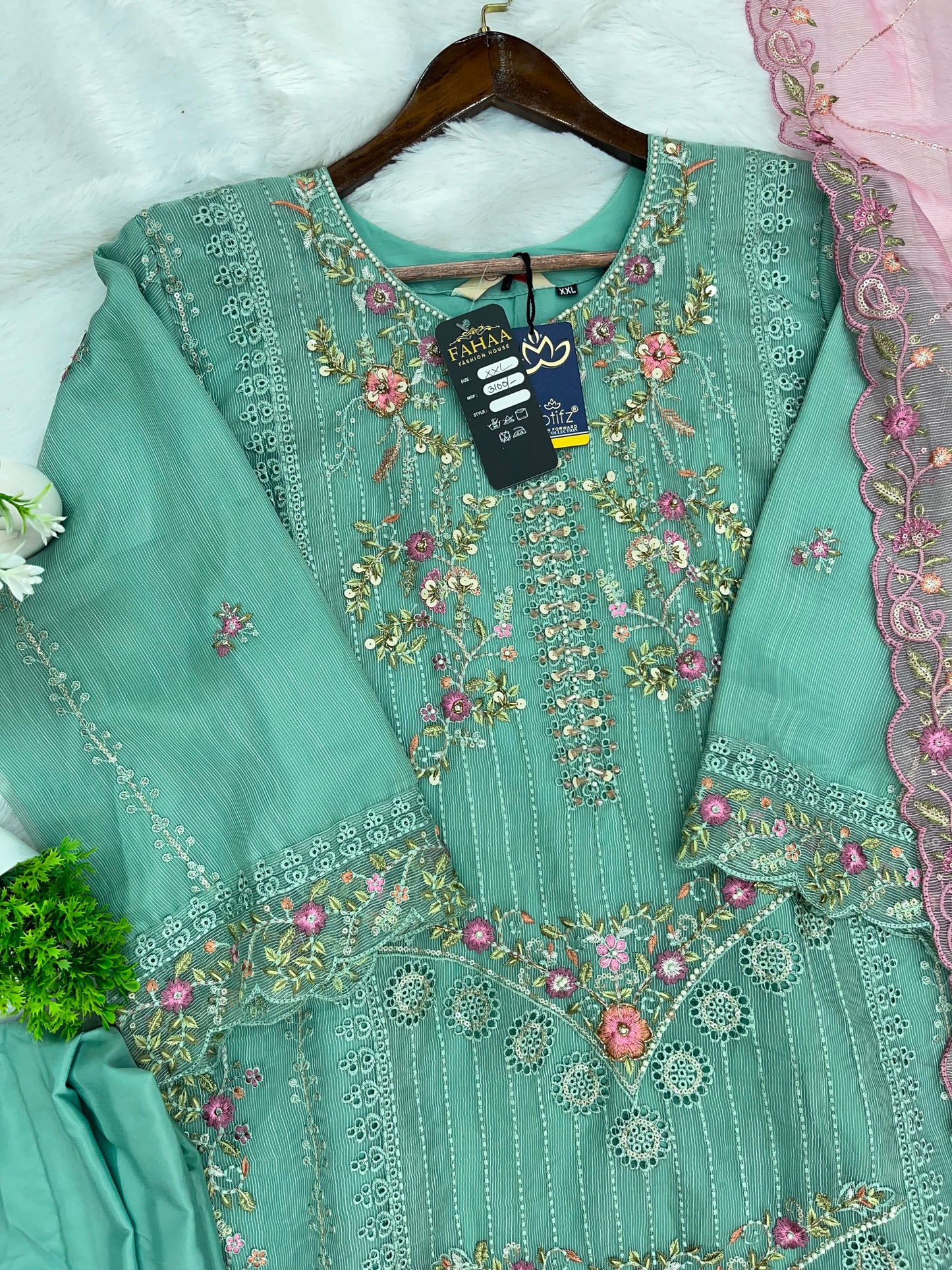1152 Premium Pakistani Partywear