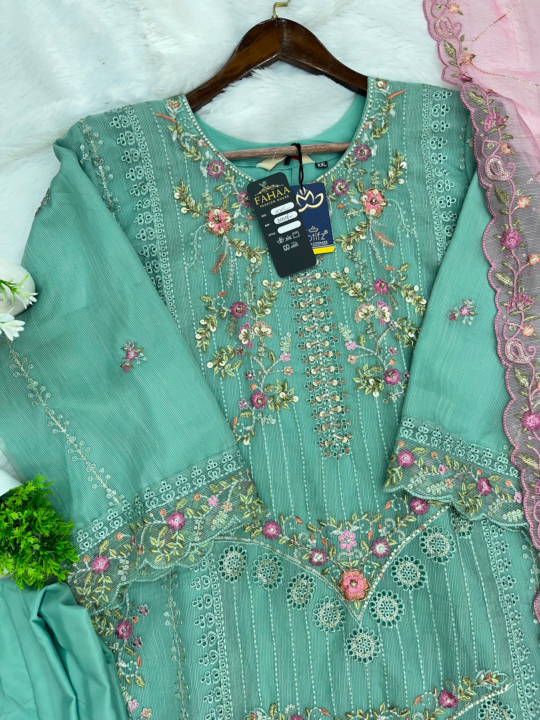 1152 Premium Pakistani Partywear