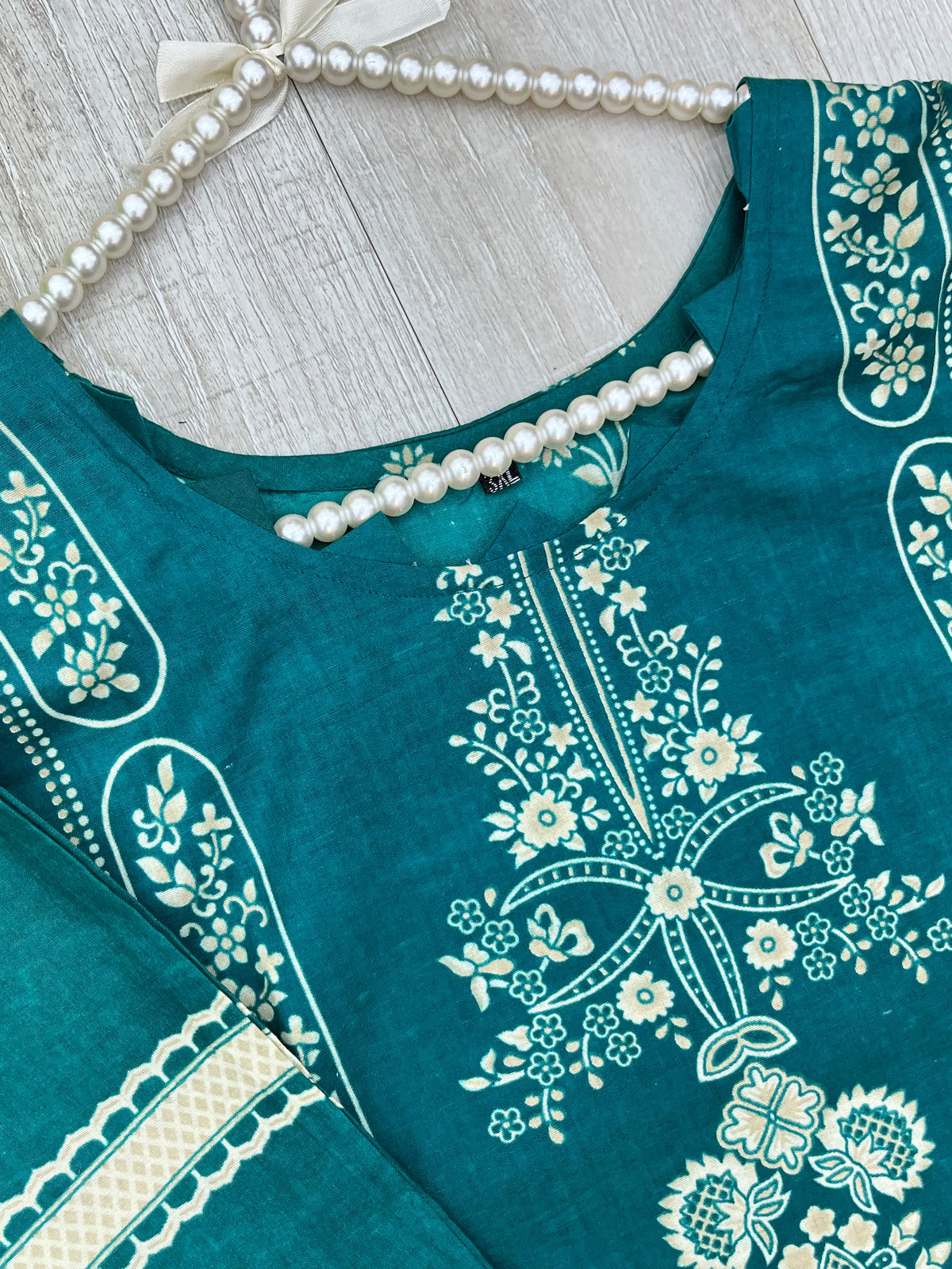 1509 Pakistani Embroidered Suit