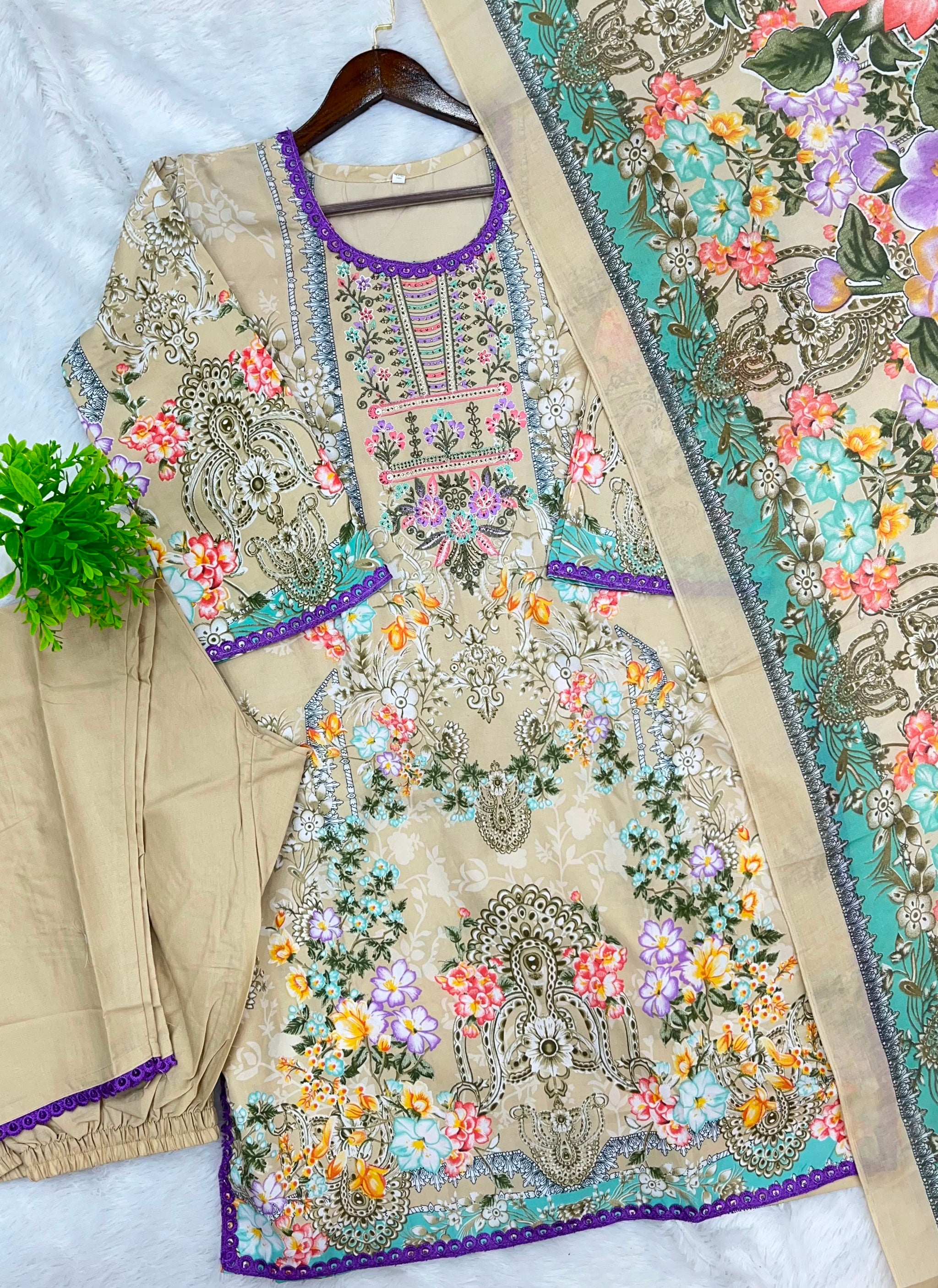 1316 Pakistani Embroidered Suit