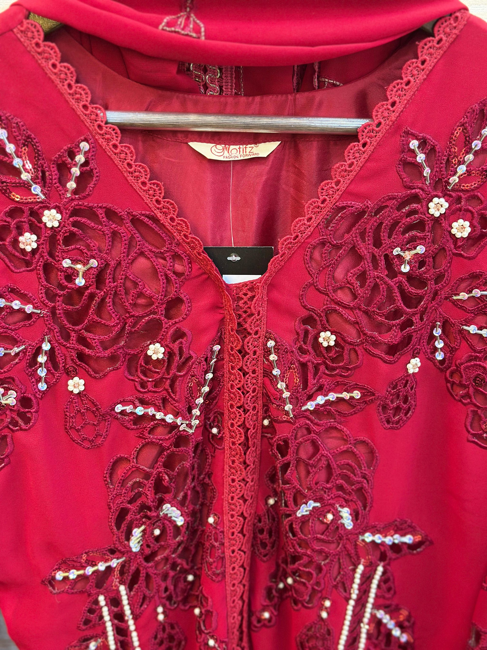 379 Royal Rose Cutwork Part Wear