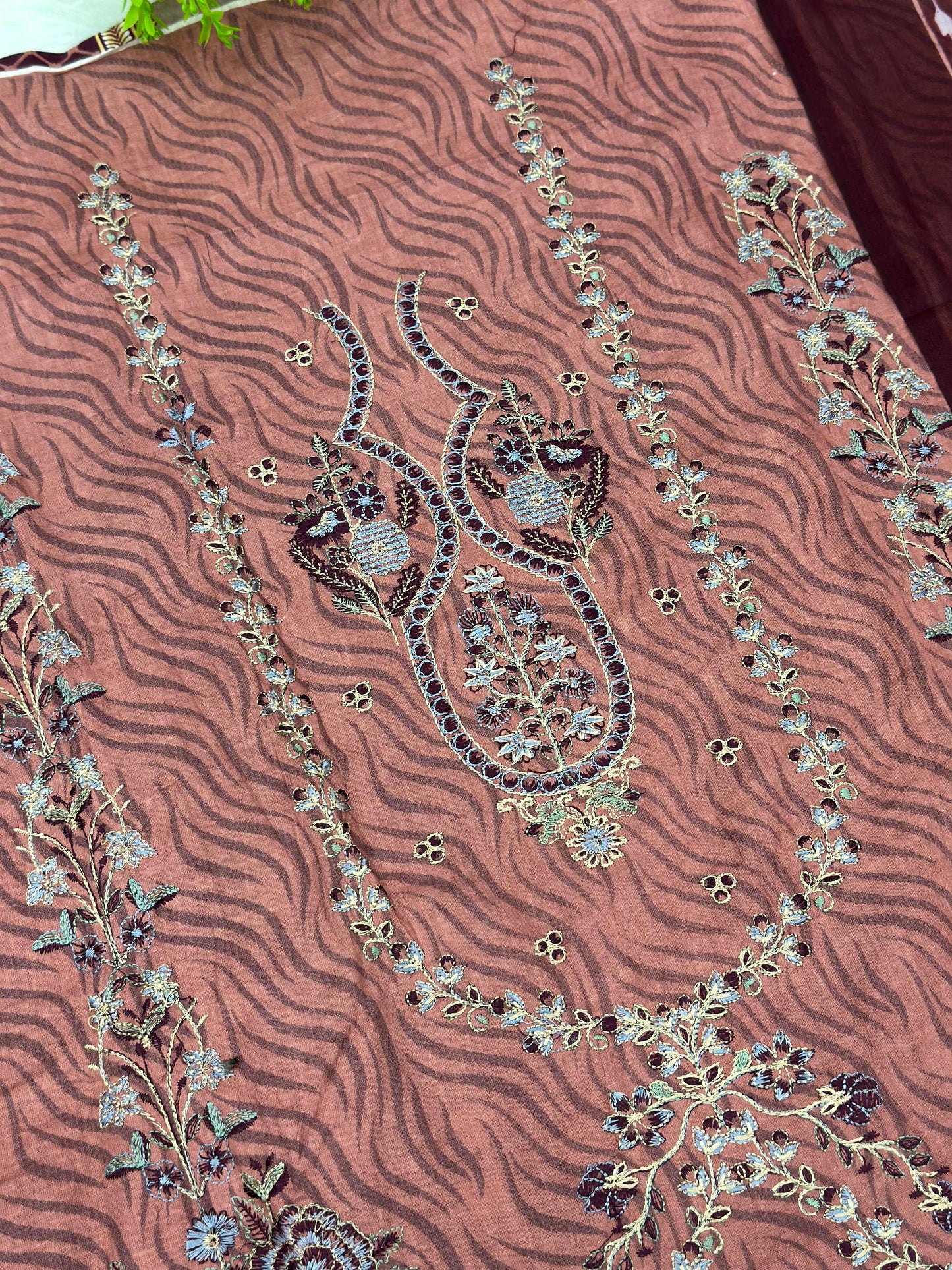 969 Unstitched Pakistani Embroidered Suit