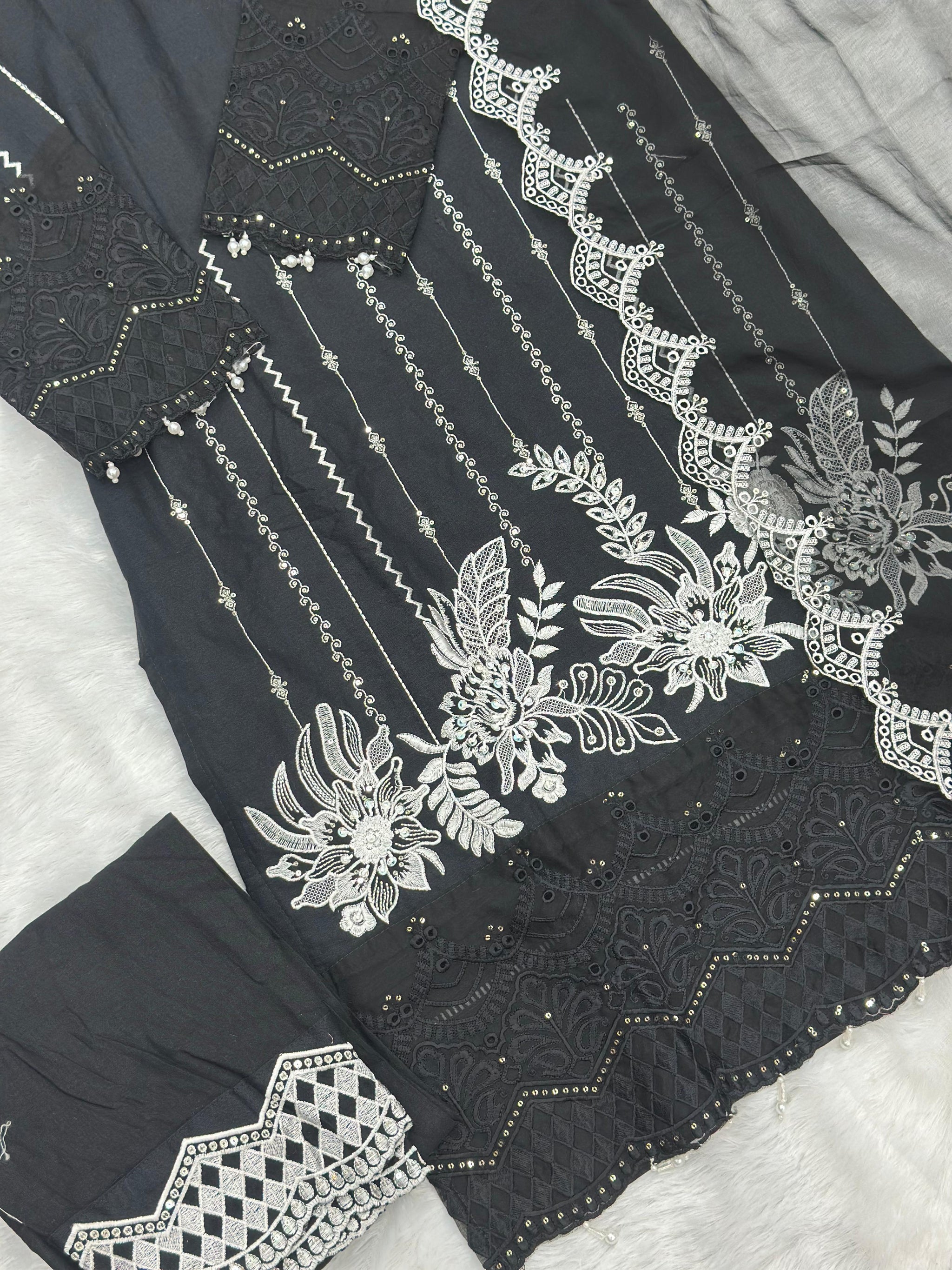 622 Premium Embroidered Pakistani Party Wear - Black