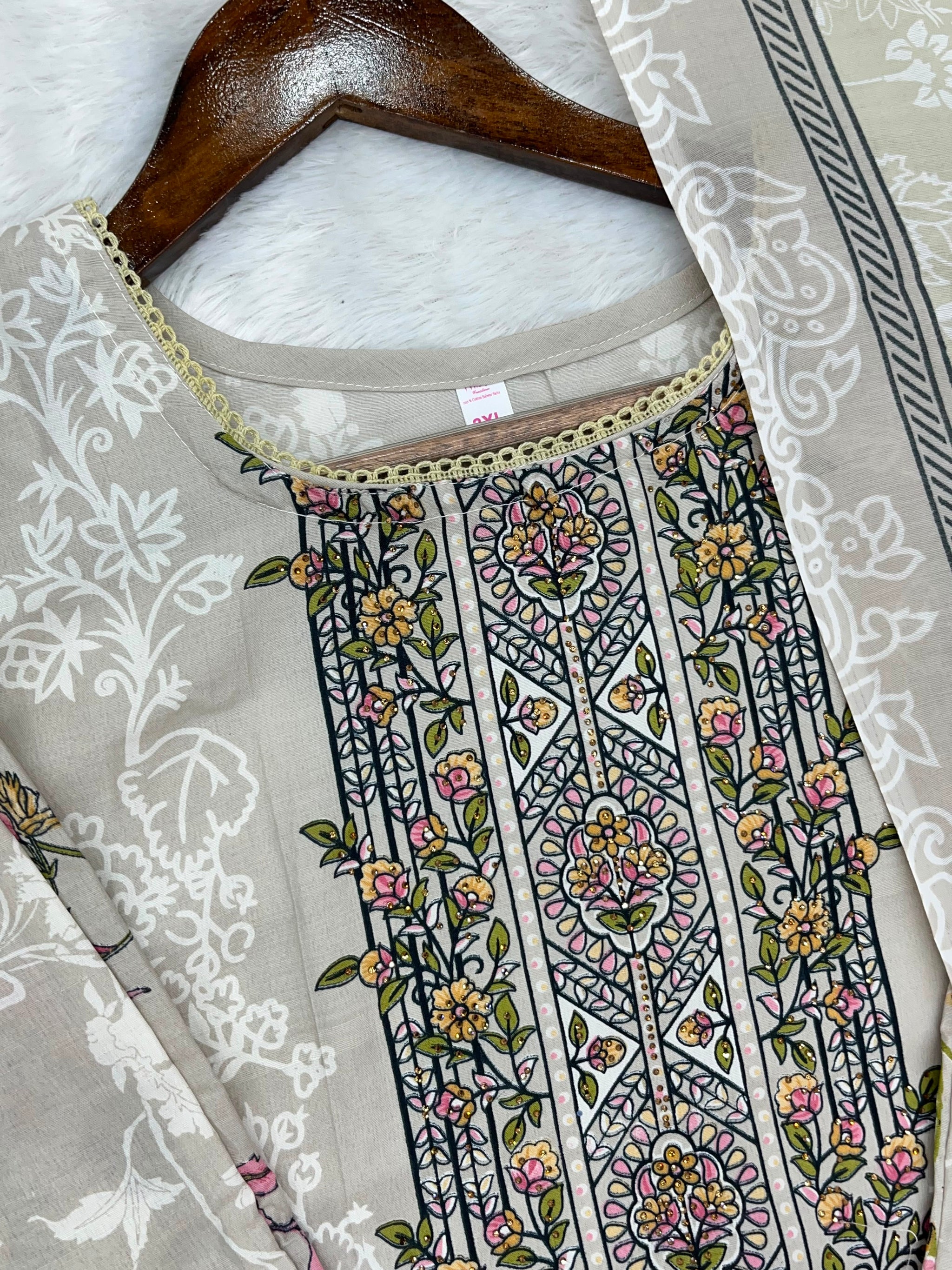 1261 Pakistani Printed Suit
