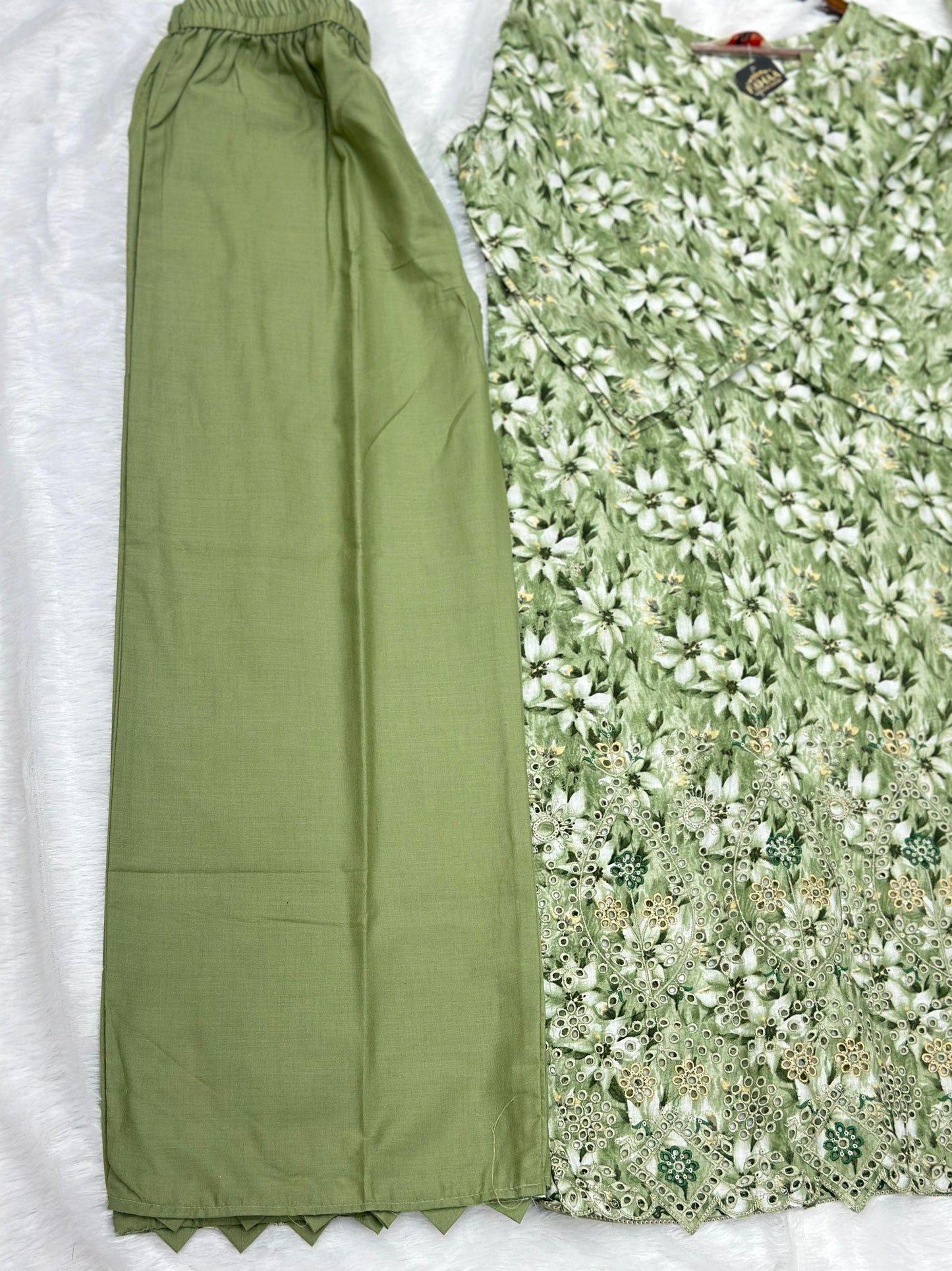 682 Pakistani Lawn Suit -  Green
