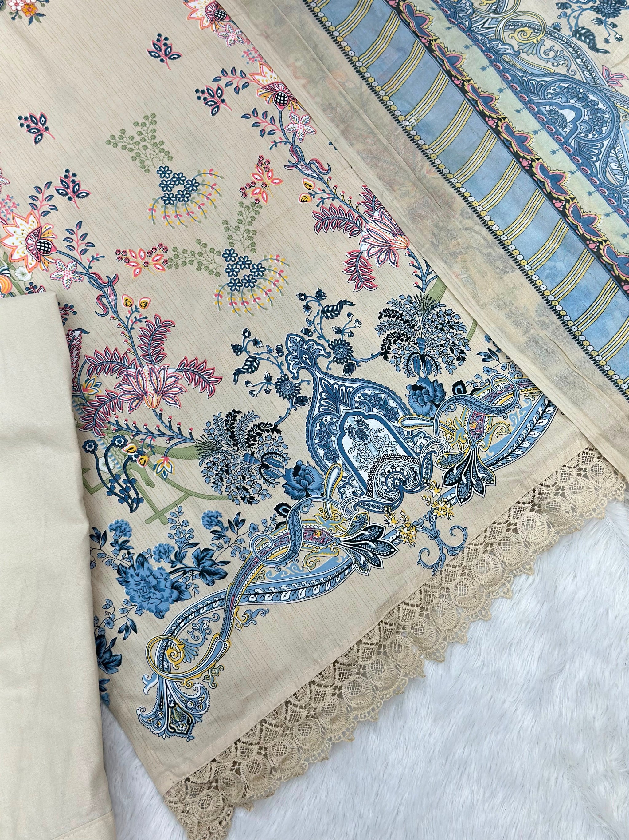 1057 Pakistani Embroidered Suit