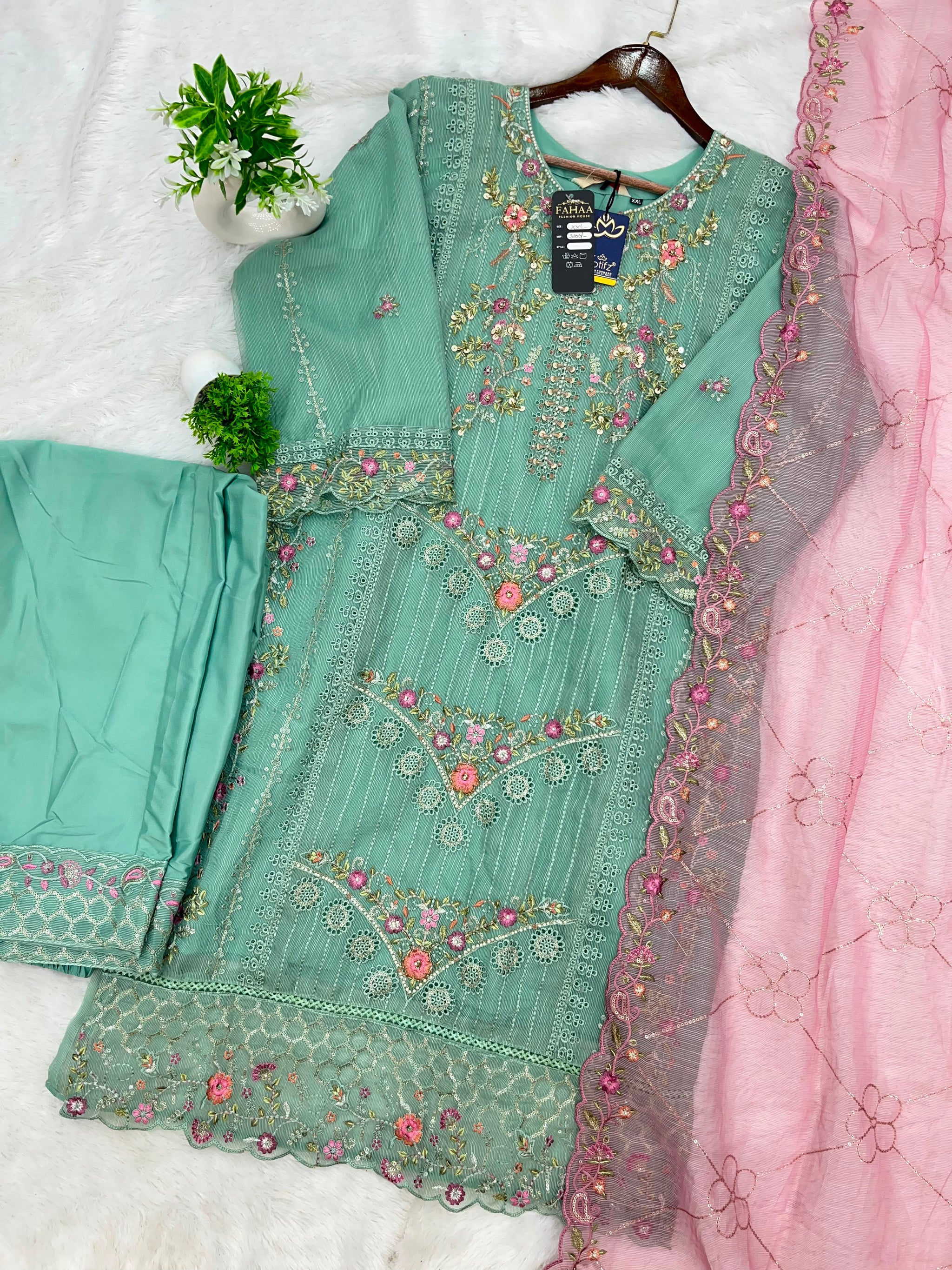 1152 Premium Pakistani Partywear