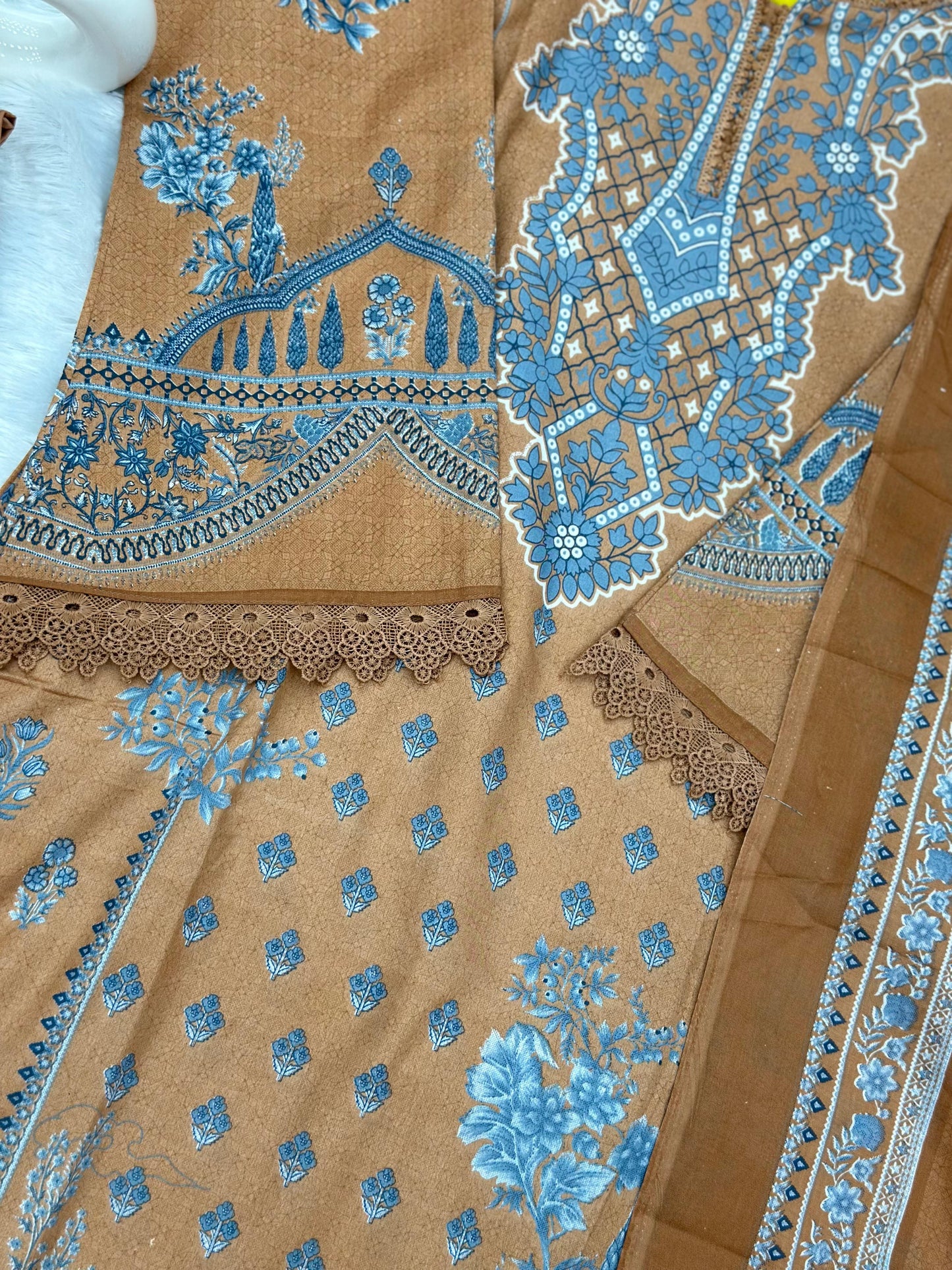 960 Pakistani Printed Suit