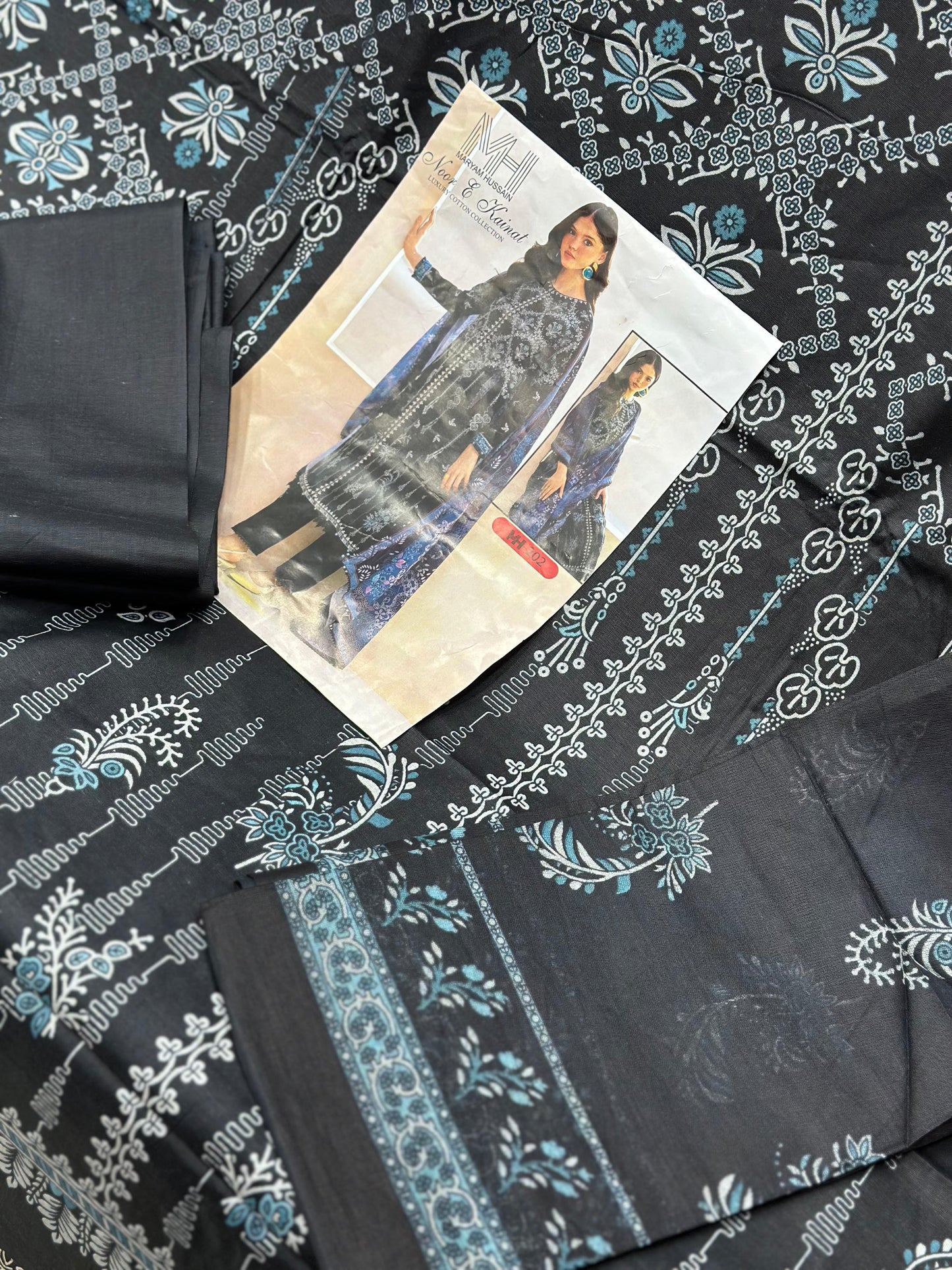 474 Pakistani Unstitched Suit