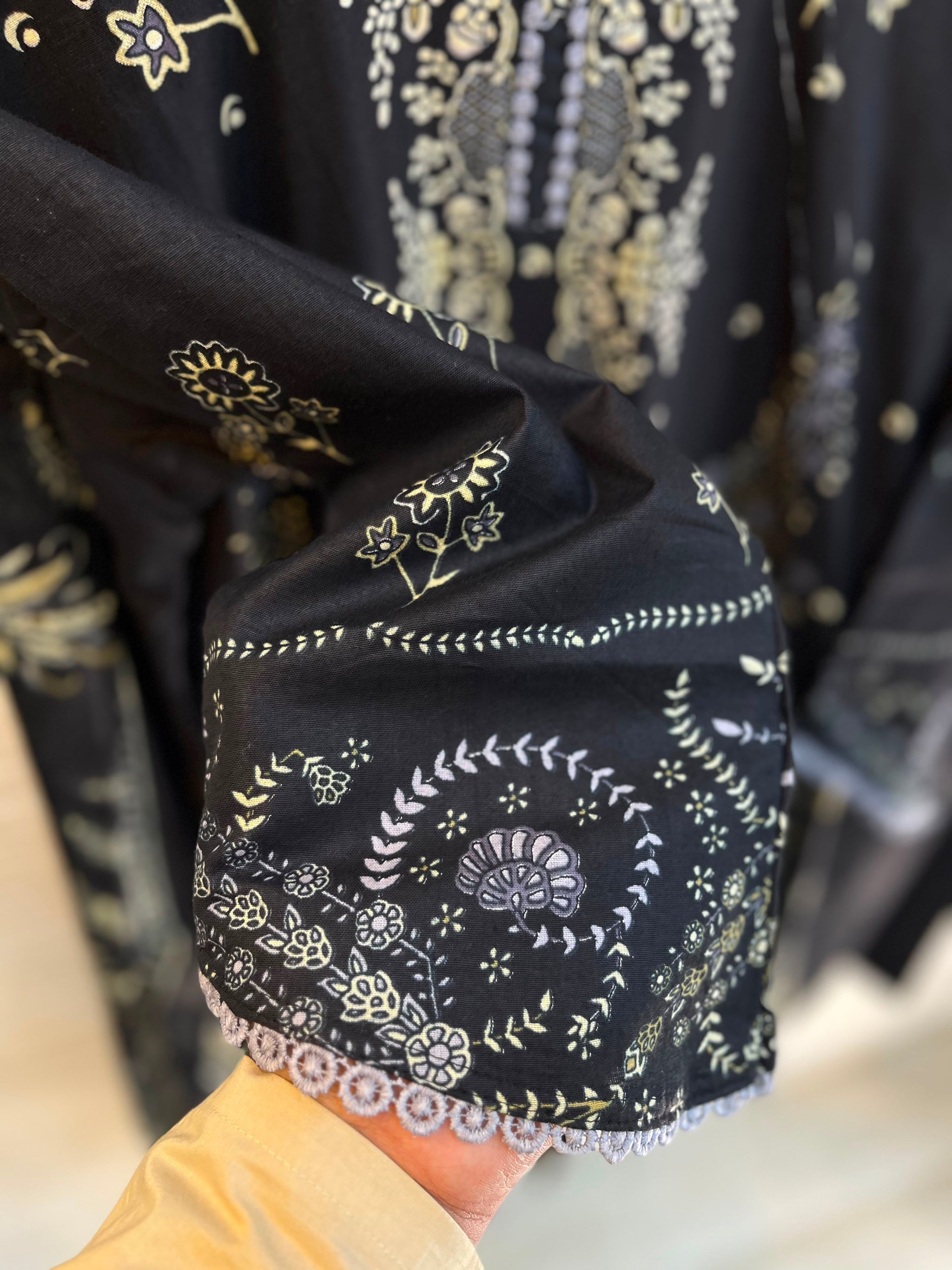 1083 Pakistani Printed Suit