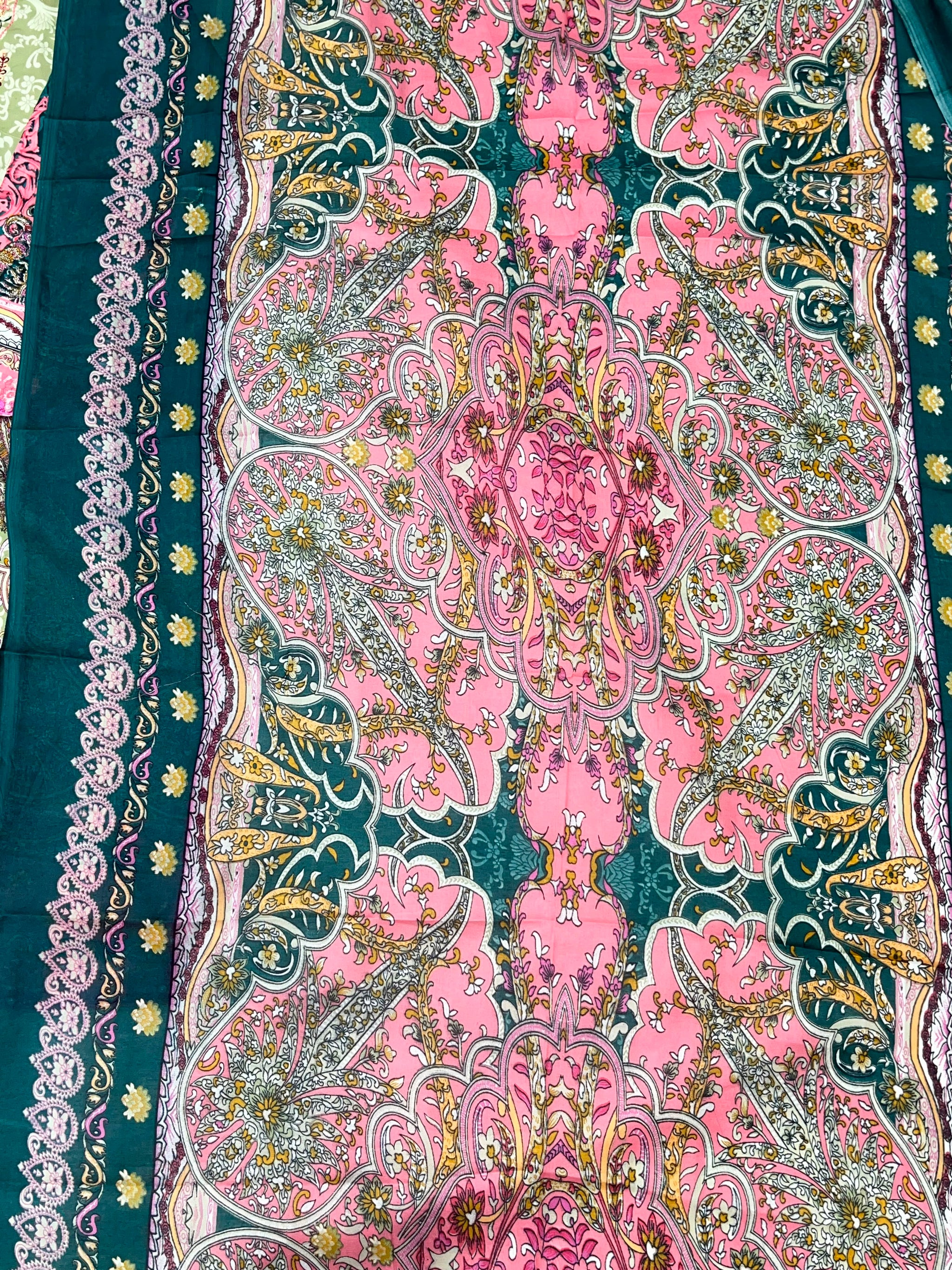 1304 Pakistani Embroidered Suit - Vandana Aarzu