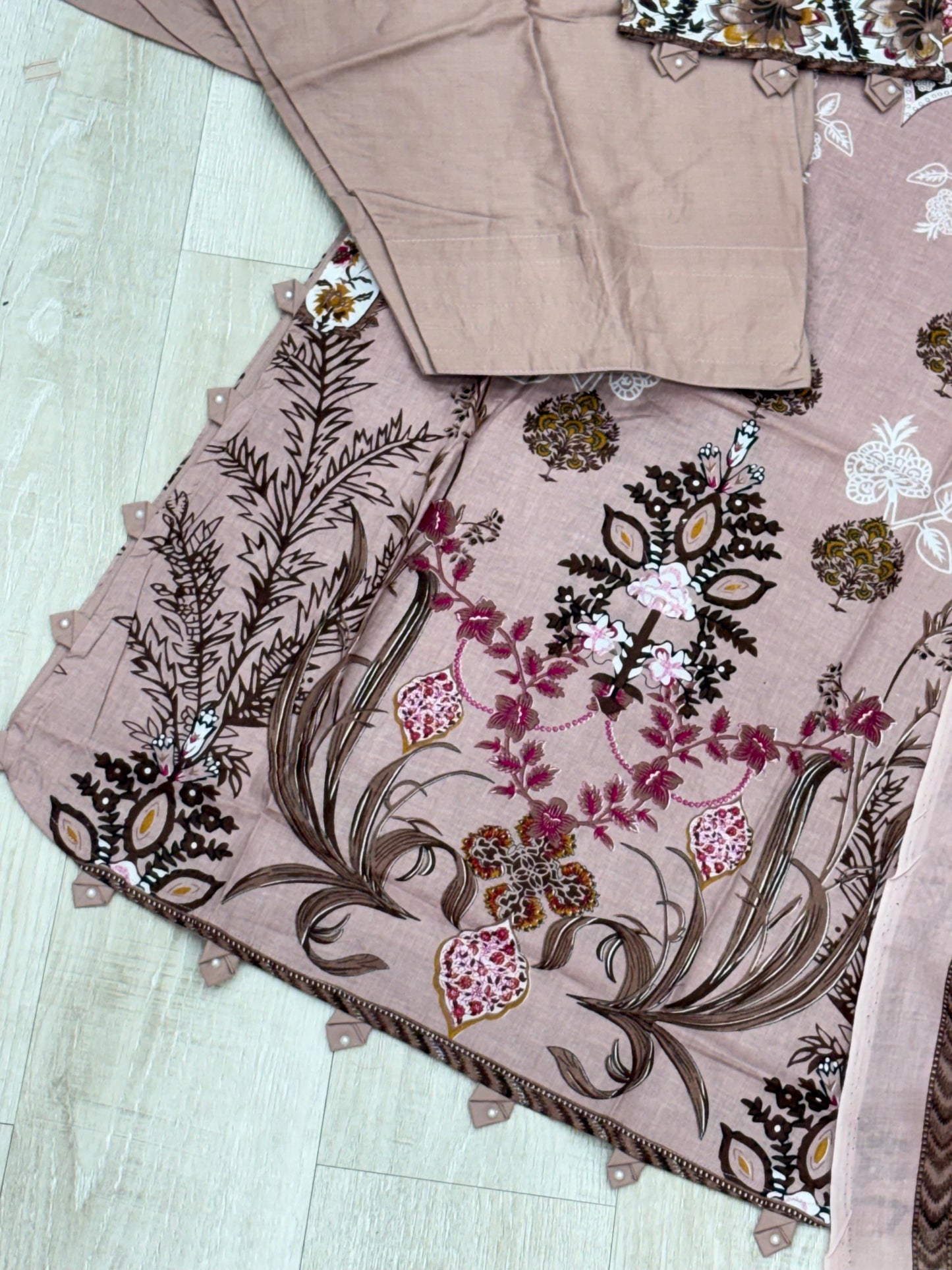 450 Belliza Pakistani Suit