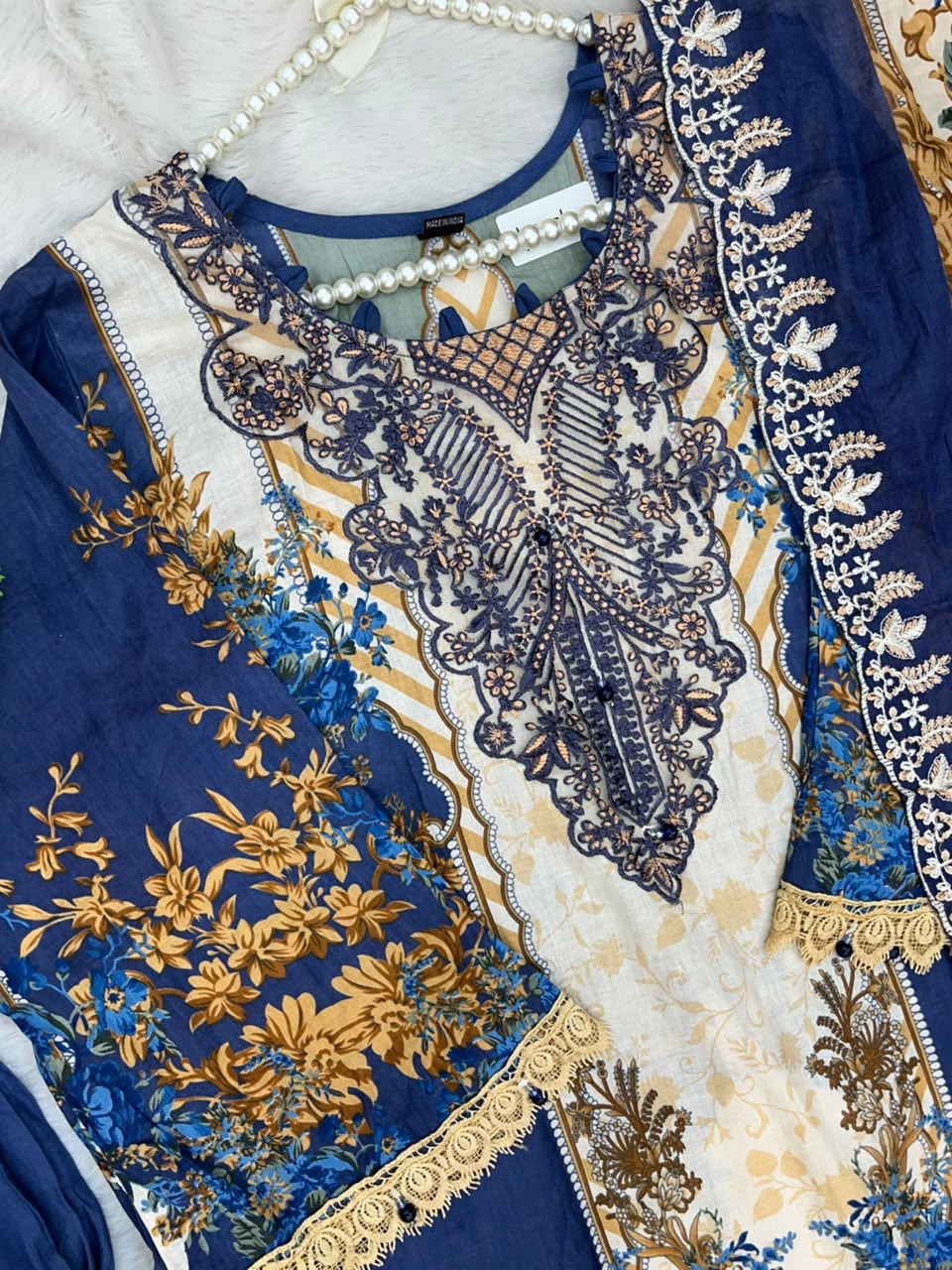 1498 Pakistani Heavy Lawn Suit - 5