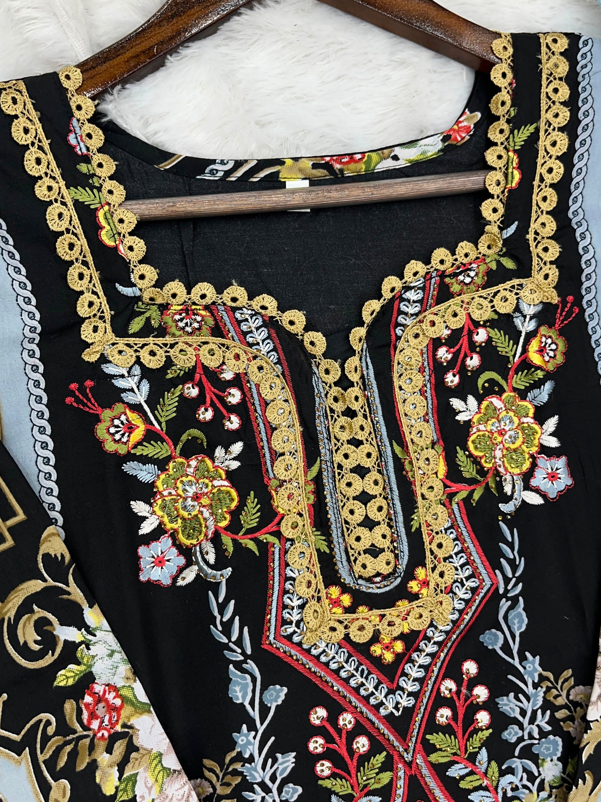 1288 Pakistani Embroidered Suit - Vandana Sobia Nazer
