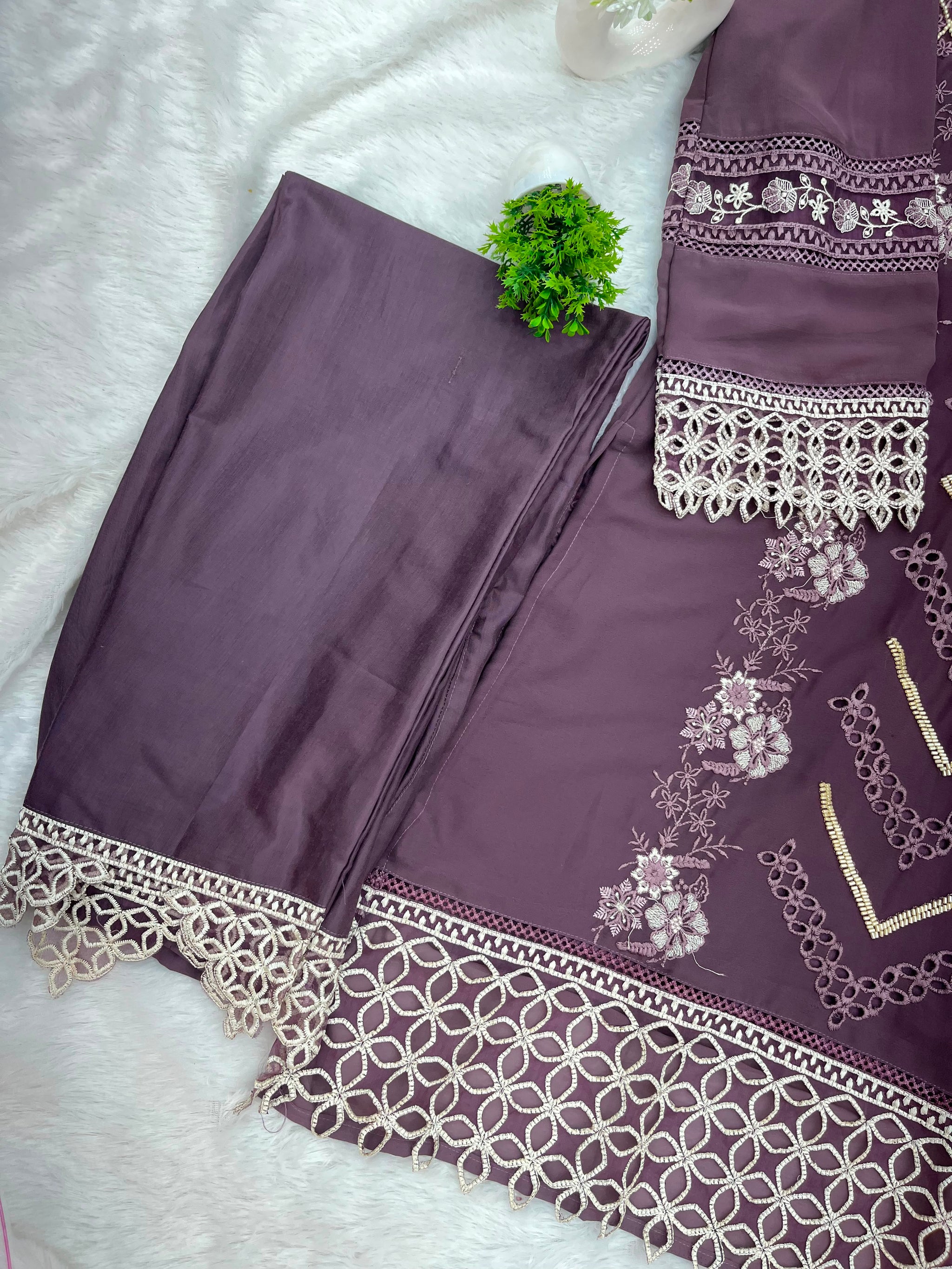 1145 Premium Pakistani Partywear - Dusty Lavender