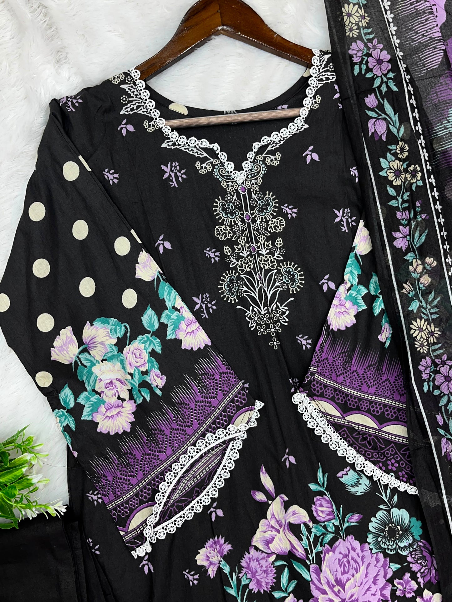 1252 Pakistani Printed Suit