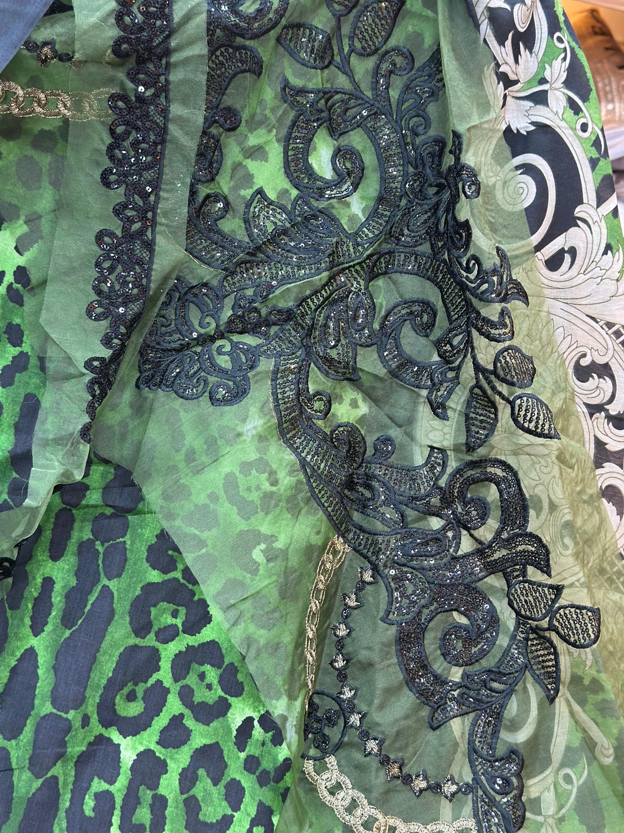 544 Pakistani Unstitched suit