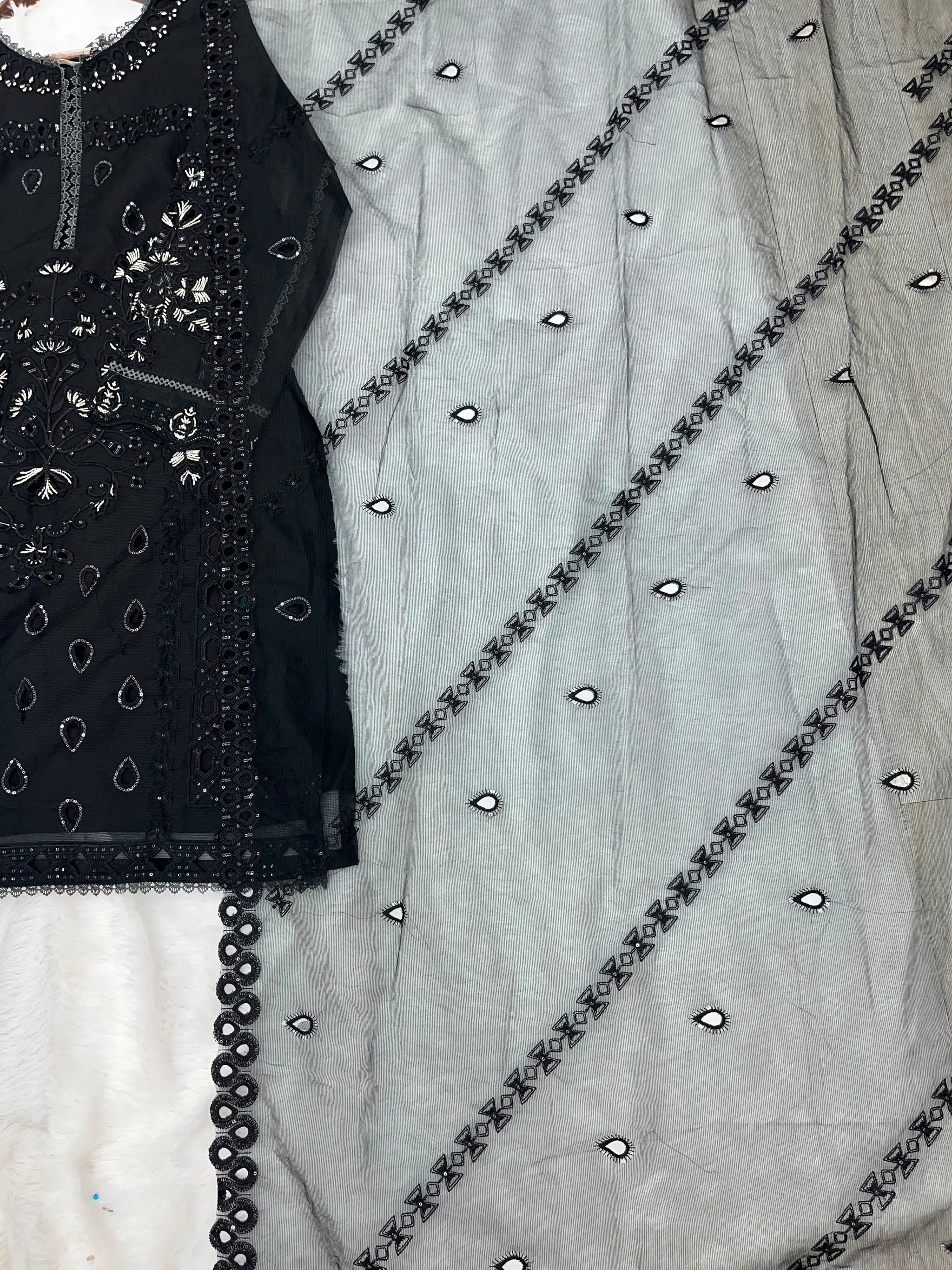 1154 Premium Pakistani Partywear