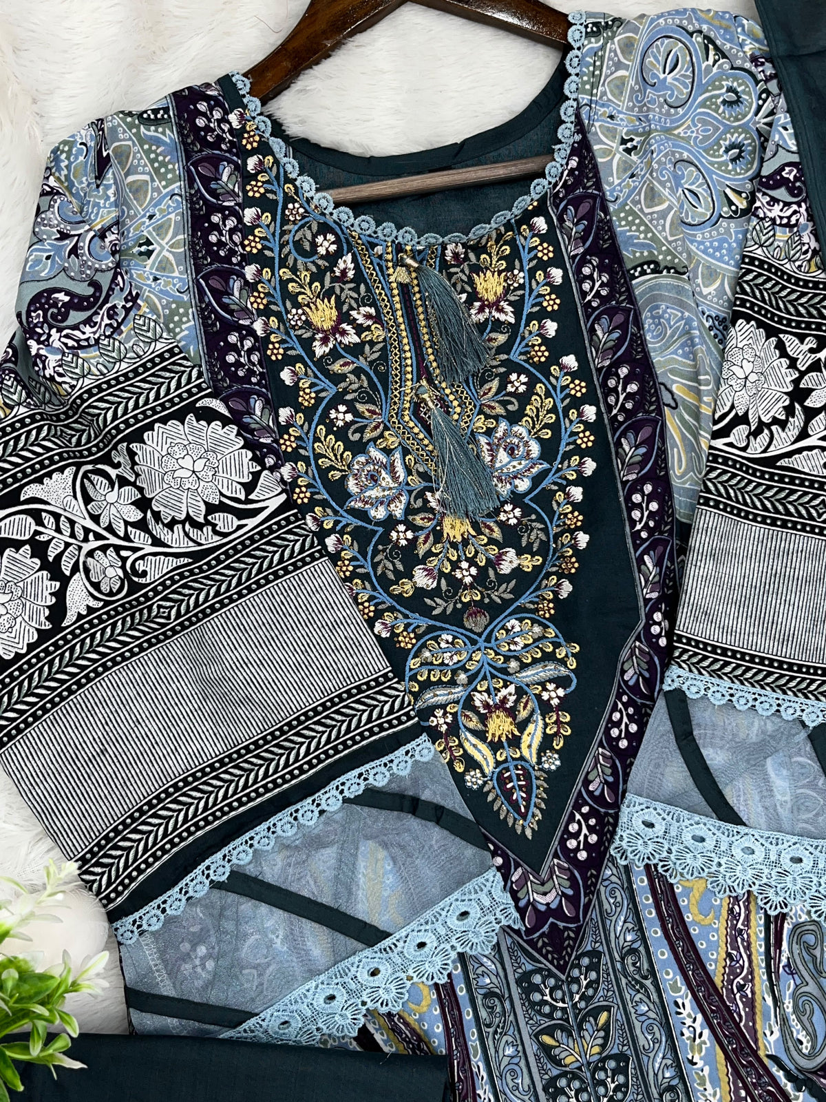 1449 Pakistani Embroidered Suit - Bottle Green