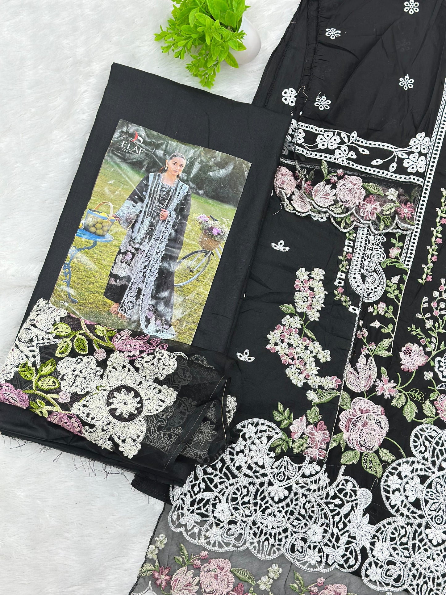 842 Elaf Pakistani Unstitched Lawn Suit
