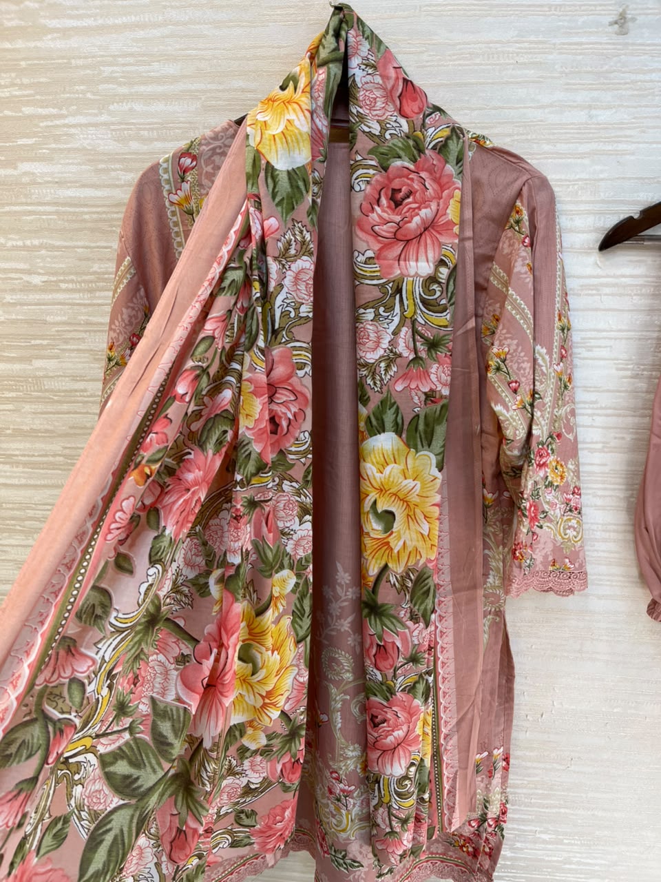 1106 Pakistani Embroidered Suit