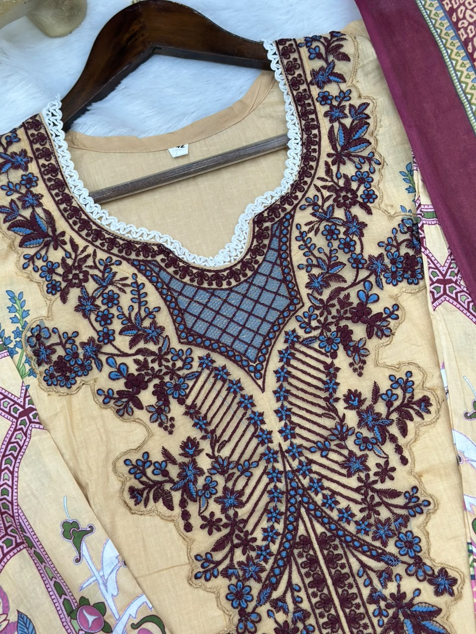 724 Pakistani Heavy Lawn Suit