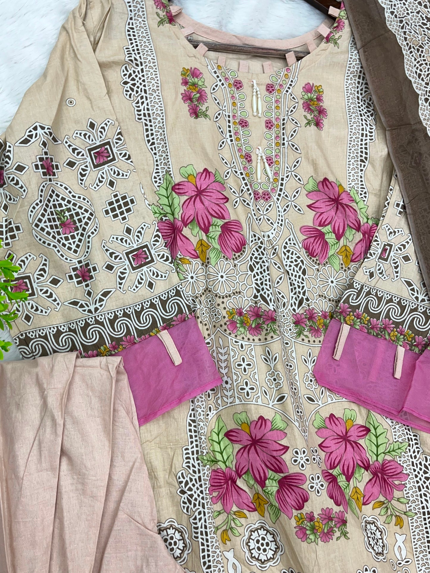 1300 Pakistani Customized Printed Suit