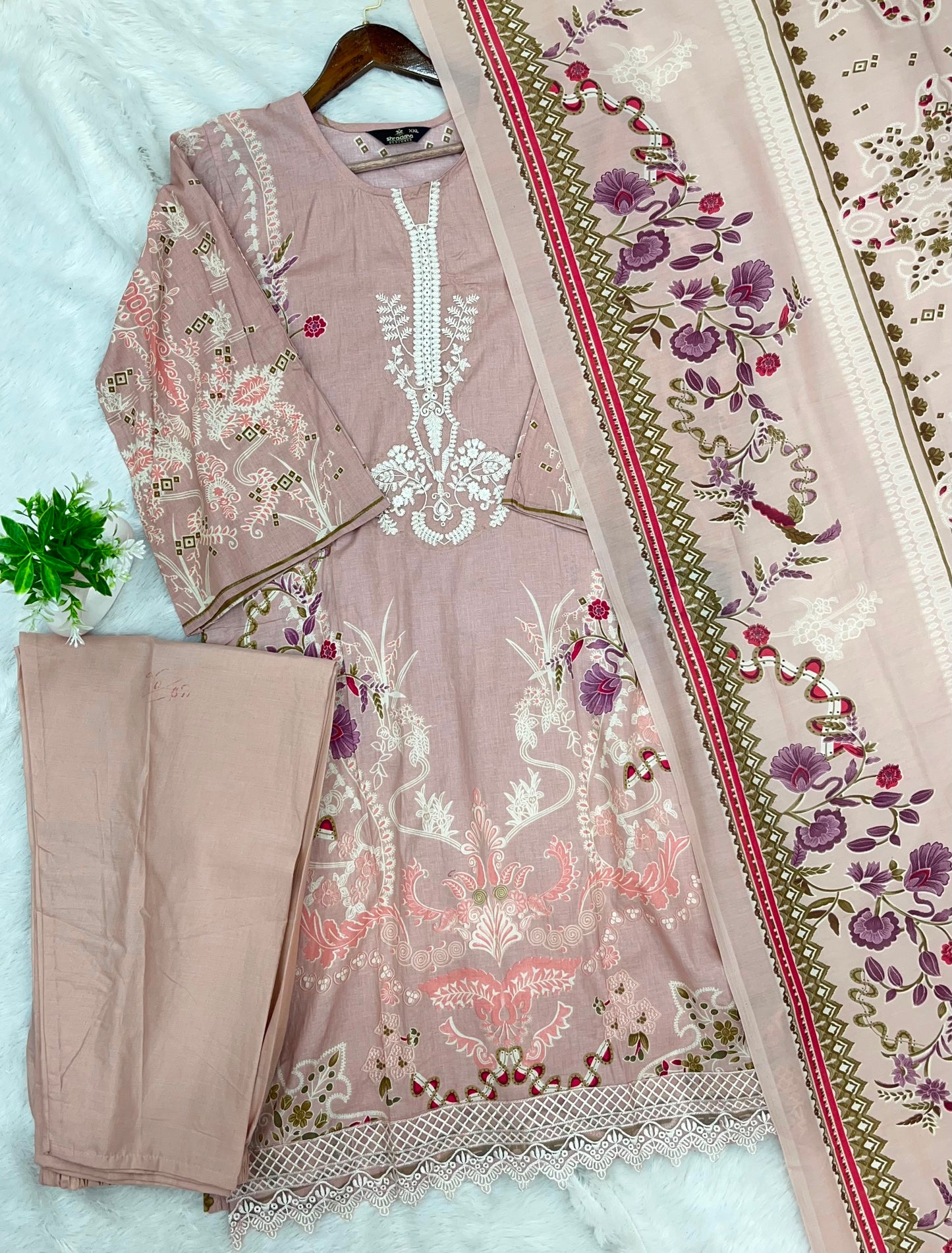 1330 Pakistani Lawn Suit