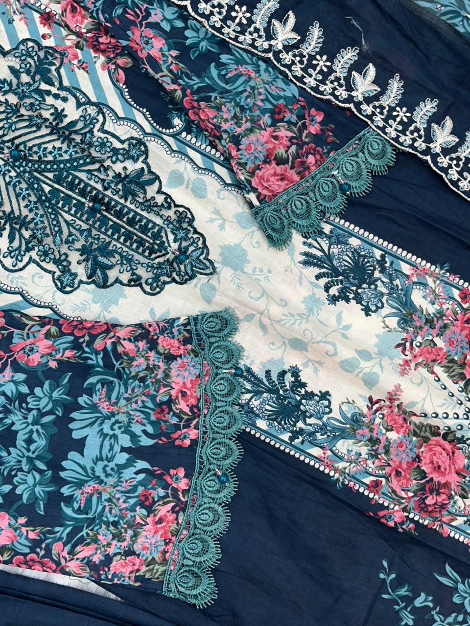 1498 Pakistani Heavy Lawn Suit - 3