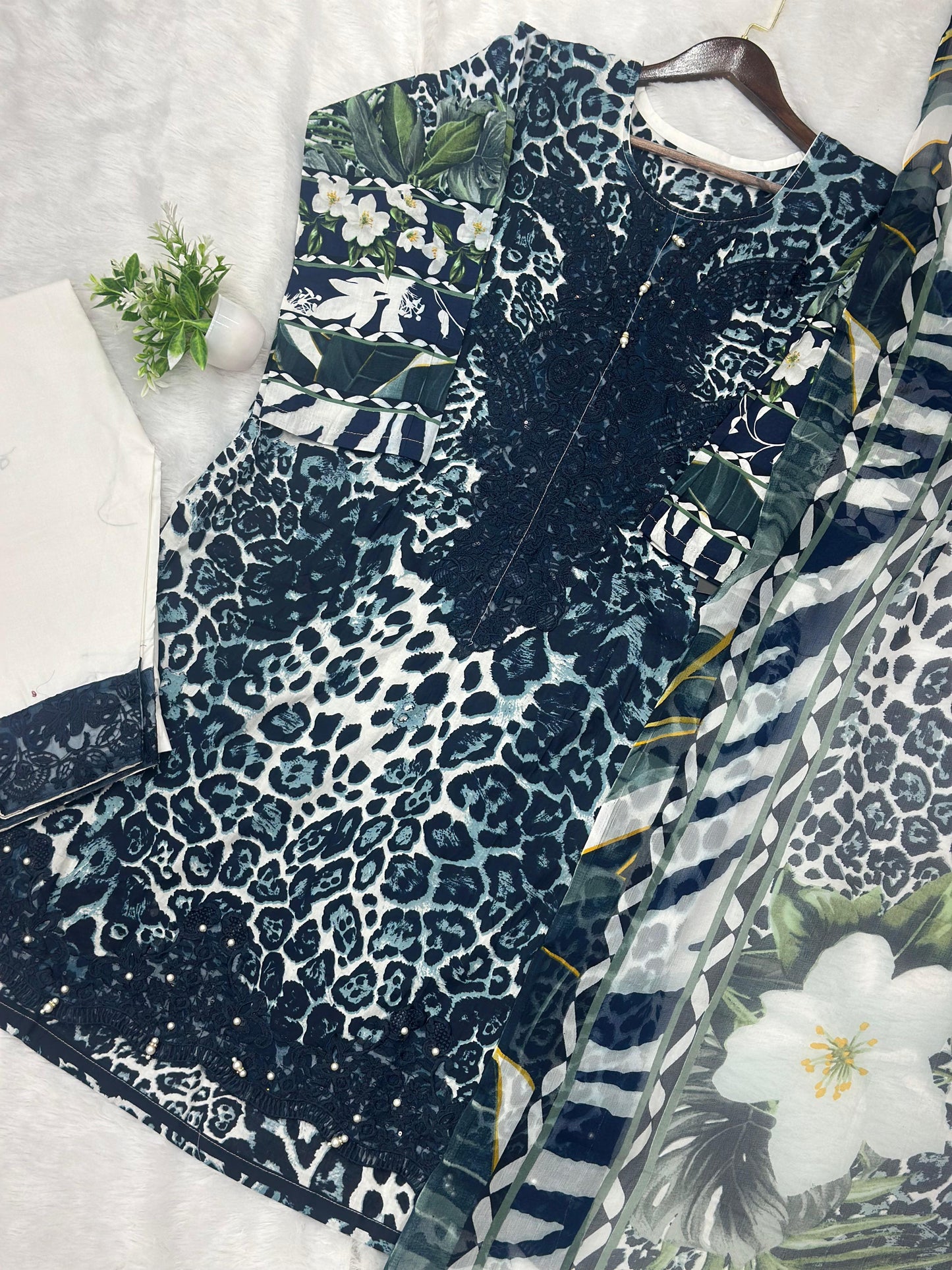 746 Readymade Elaf Pakistani Floral Printed Lawn Suit - Cotton