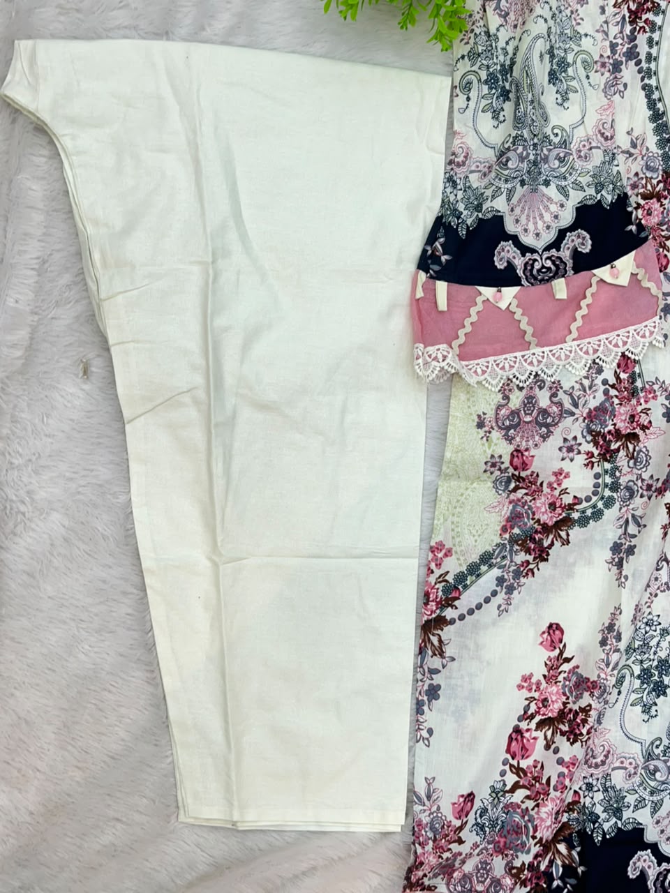 1498 Pakistani Heavy Lawn Suit - 4