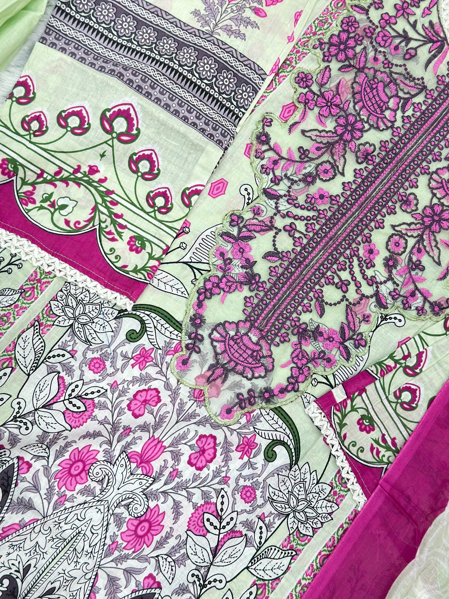 720 Pakistani Heavy Lawn Suit