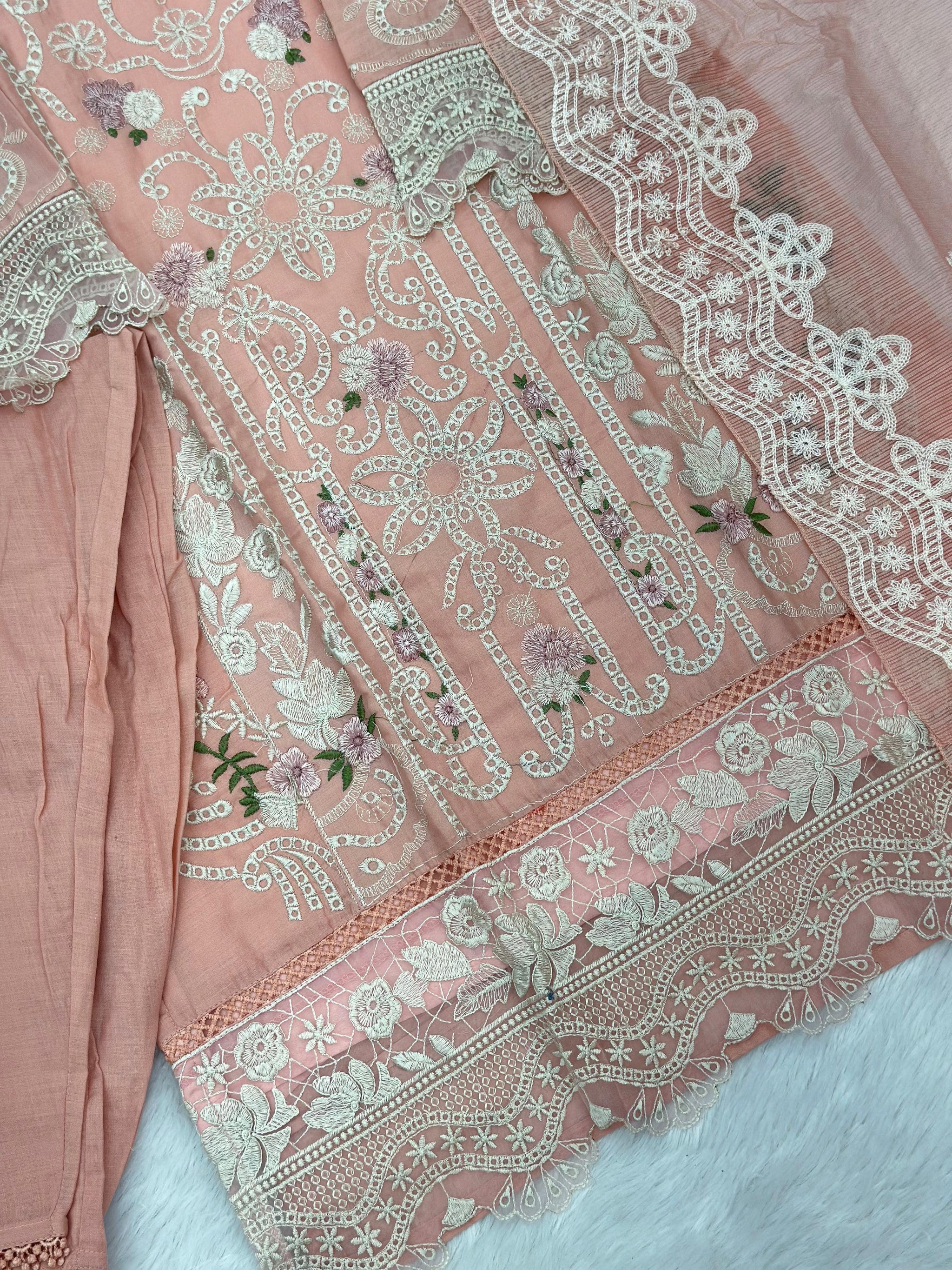 823 Pakistani Lawn Cotton Suit