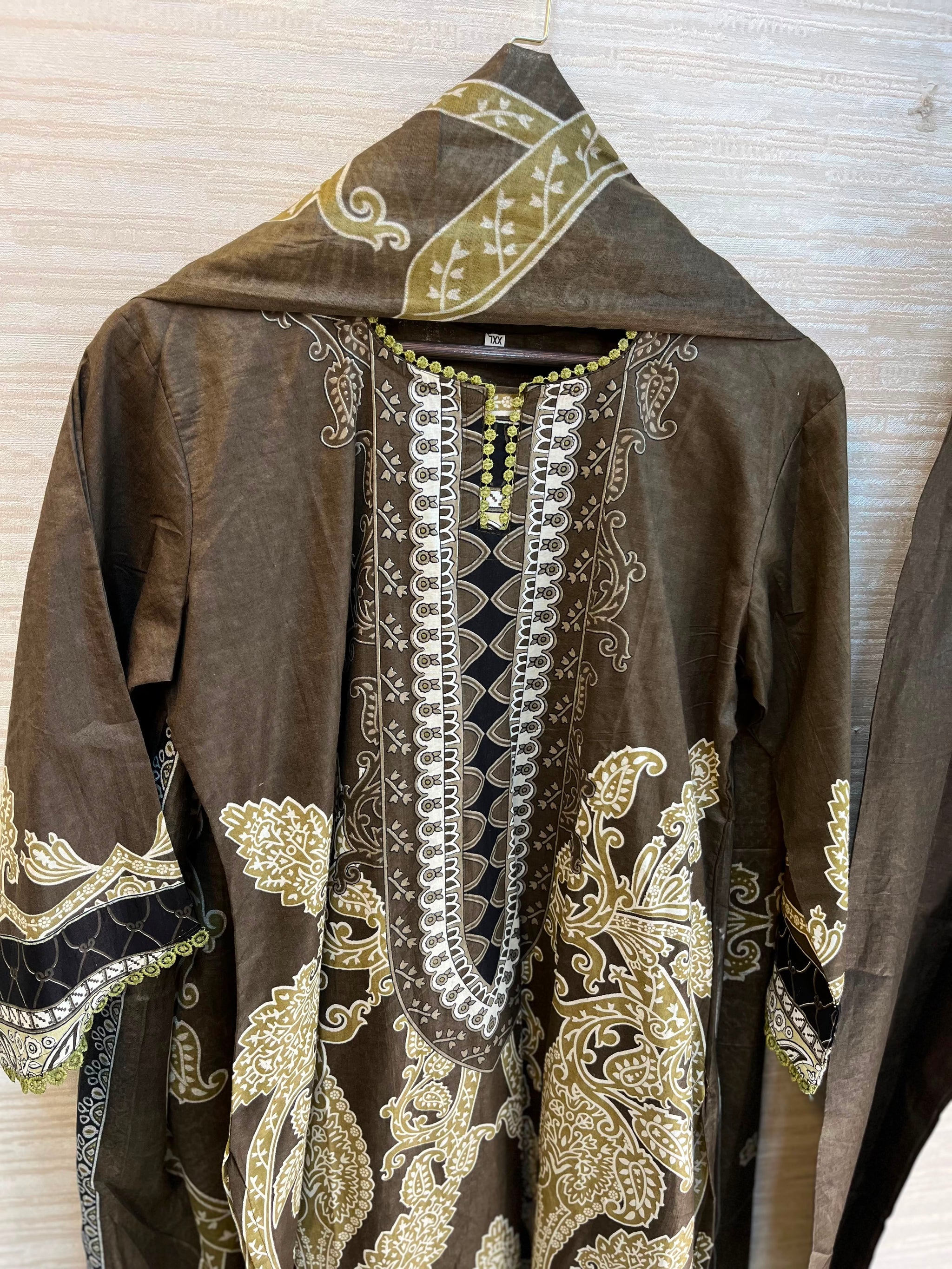 1084 Pakistani Printed Suit
