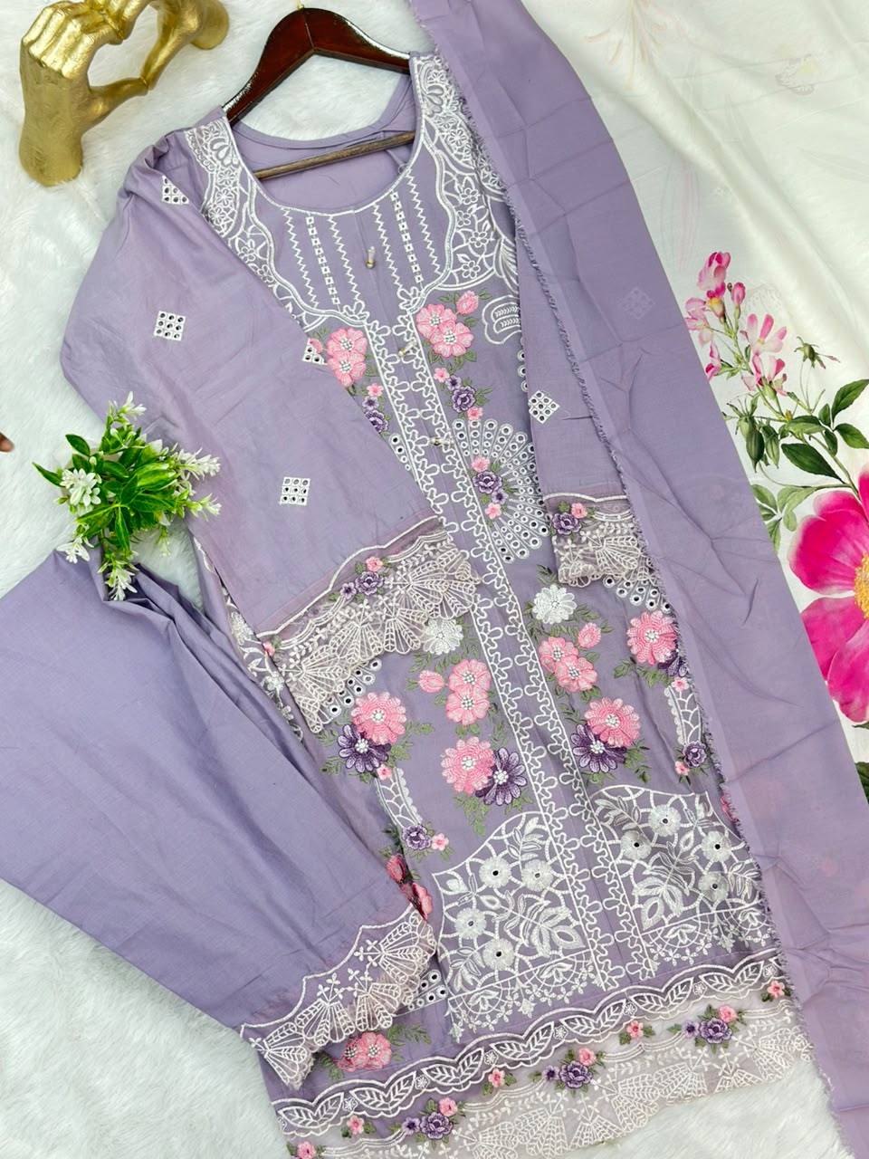 716 Pakistani Heavy Lawn Suit