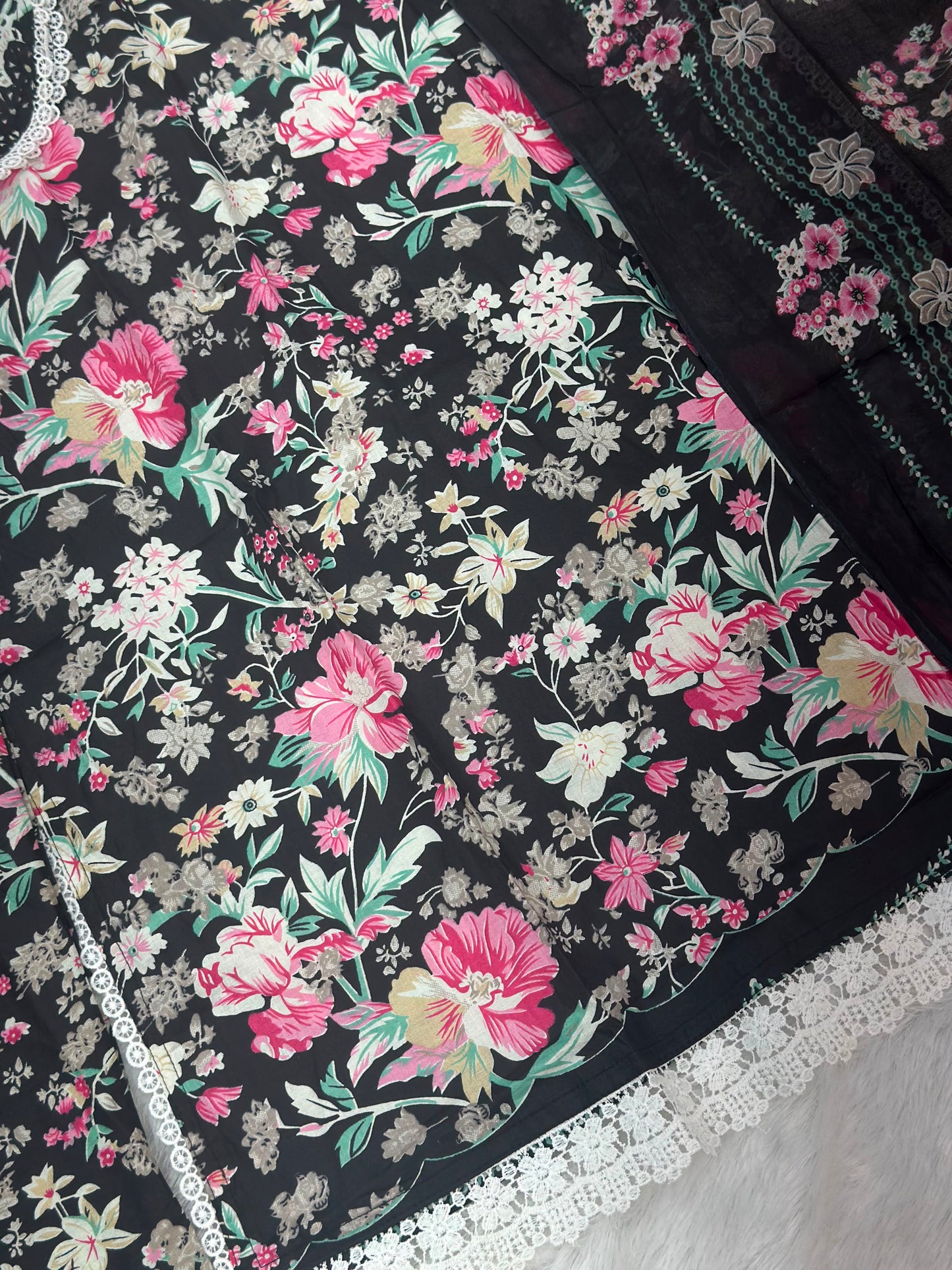 927 Pakistani Embroidered Suit