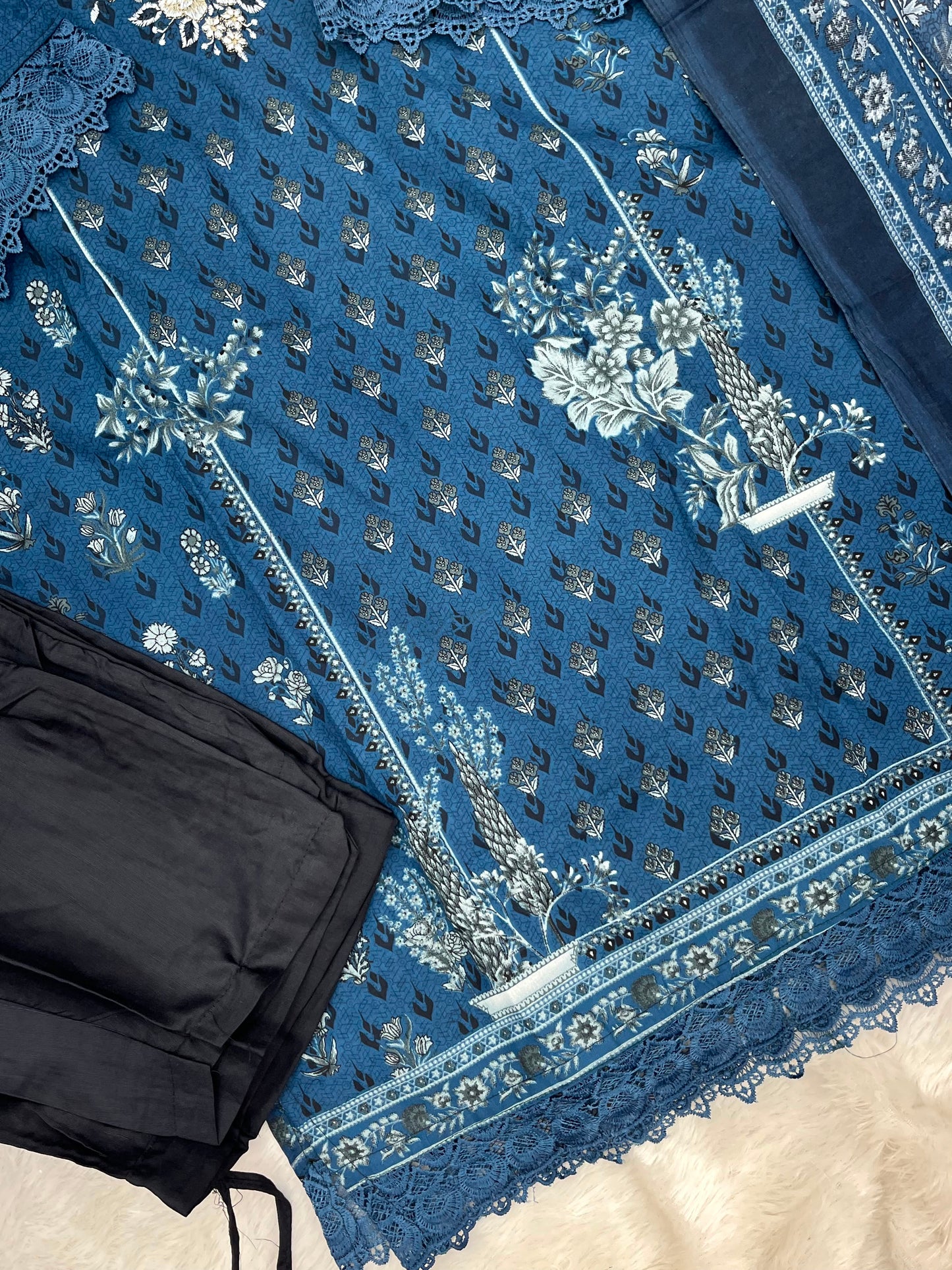 1223 Pakistani Embroidered Suit