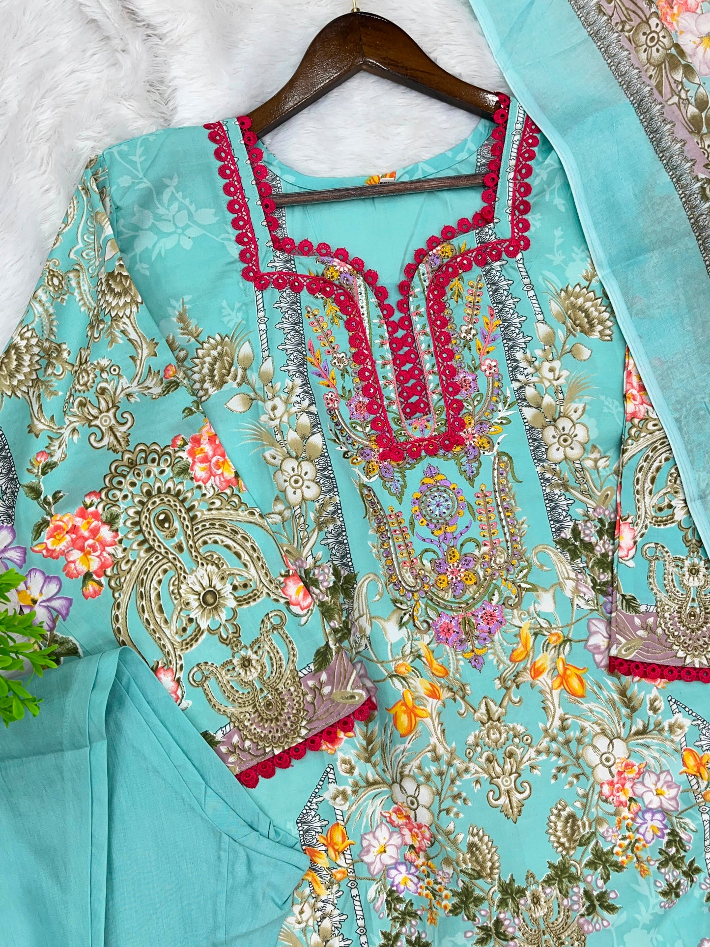 1291 Pakistani Embroidered Suit - Vandana Sobia Nazer