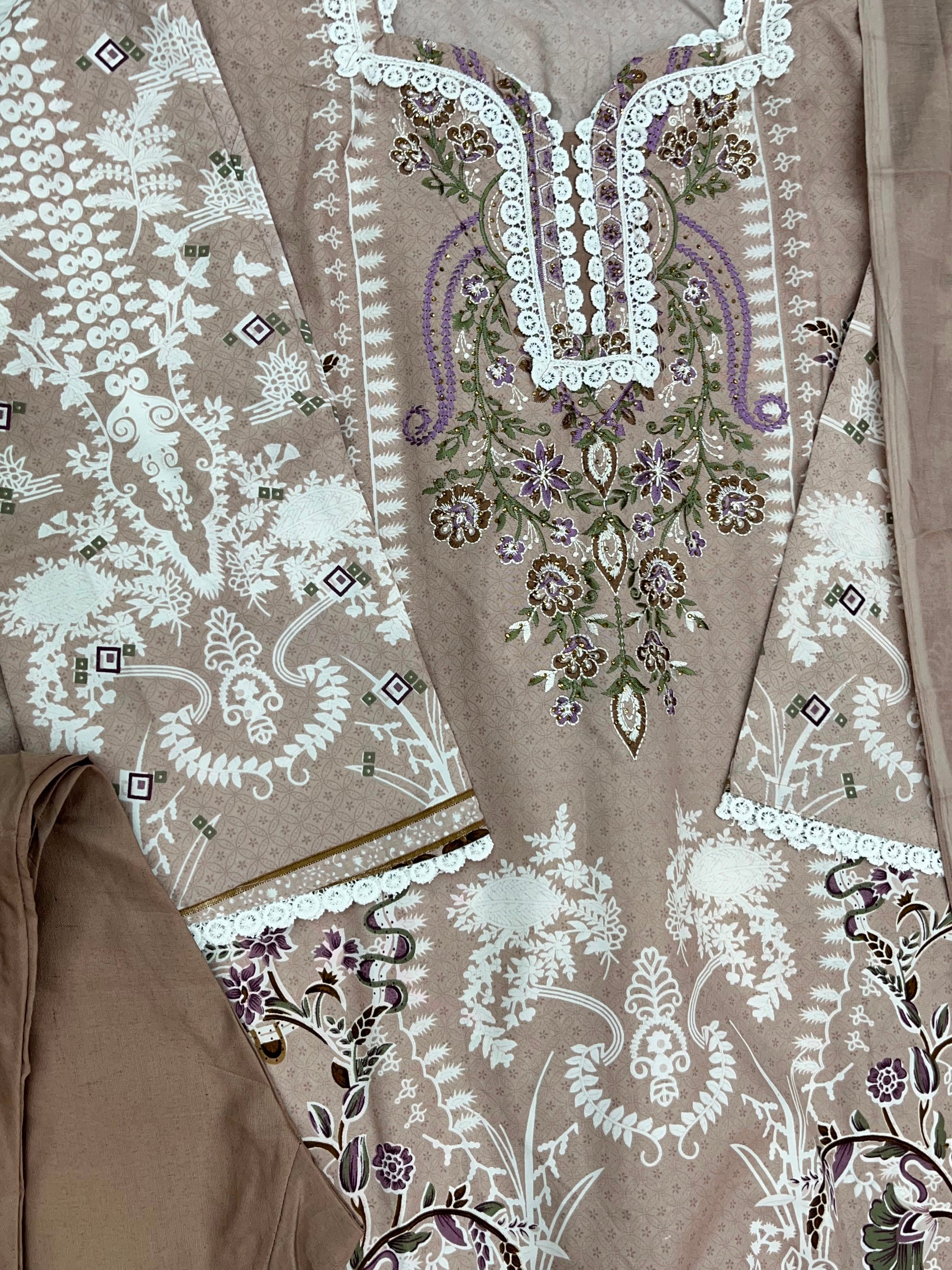 1294 Pakistani Embroidered Suit - Vandana Sobia Nazer