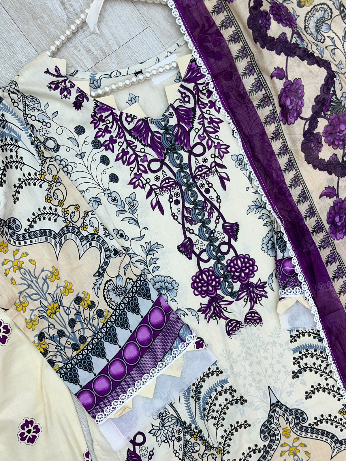 1521 Pakistani Embroidered Suit
