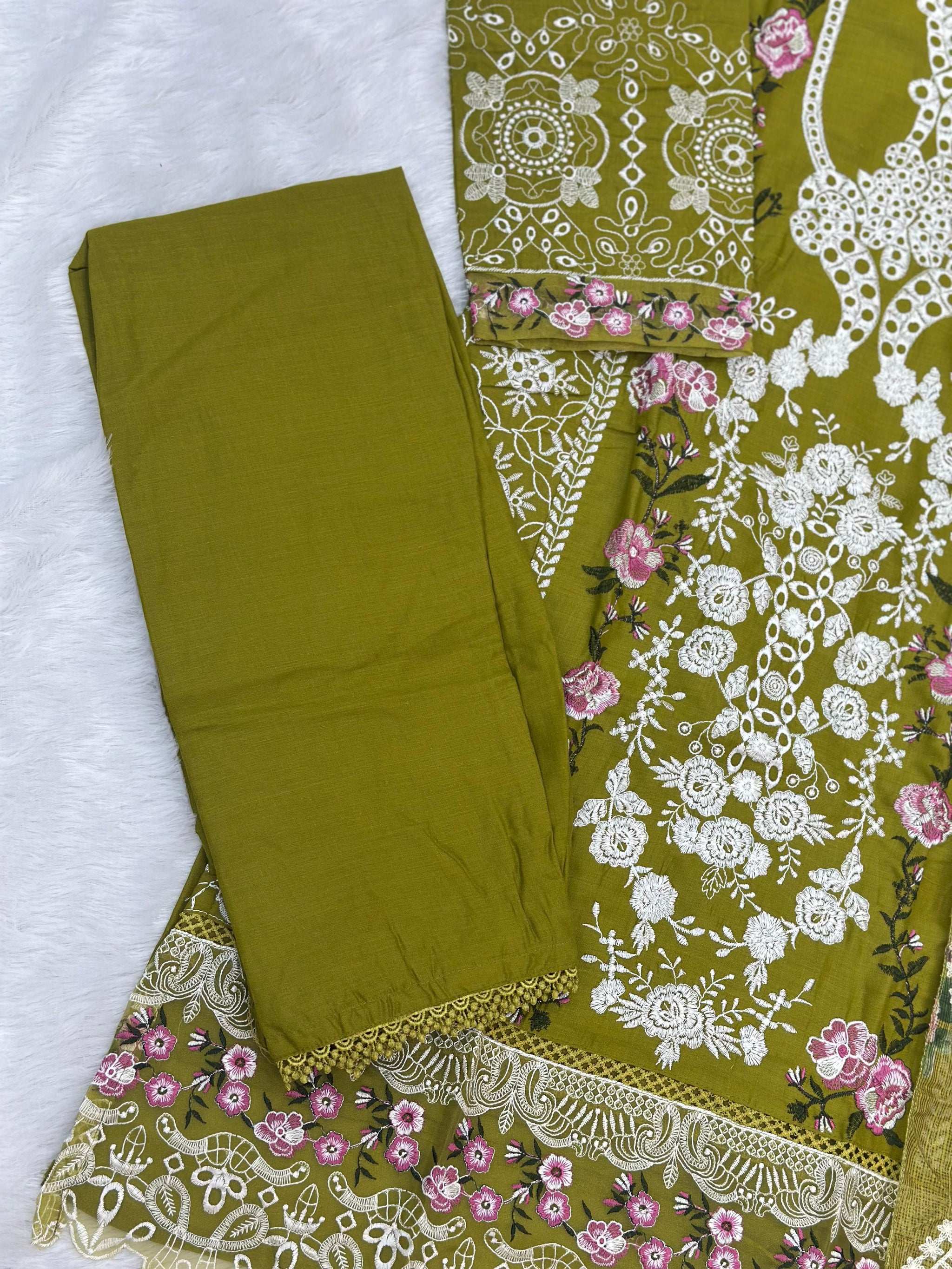 821 Pakistani Lawn Cotton Suit